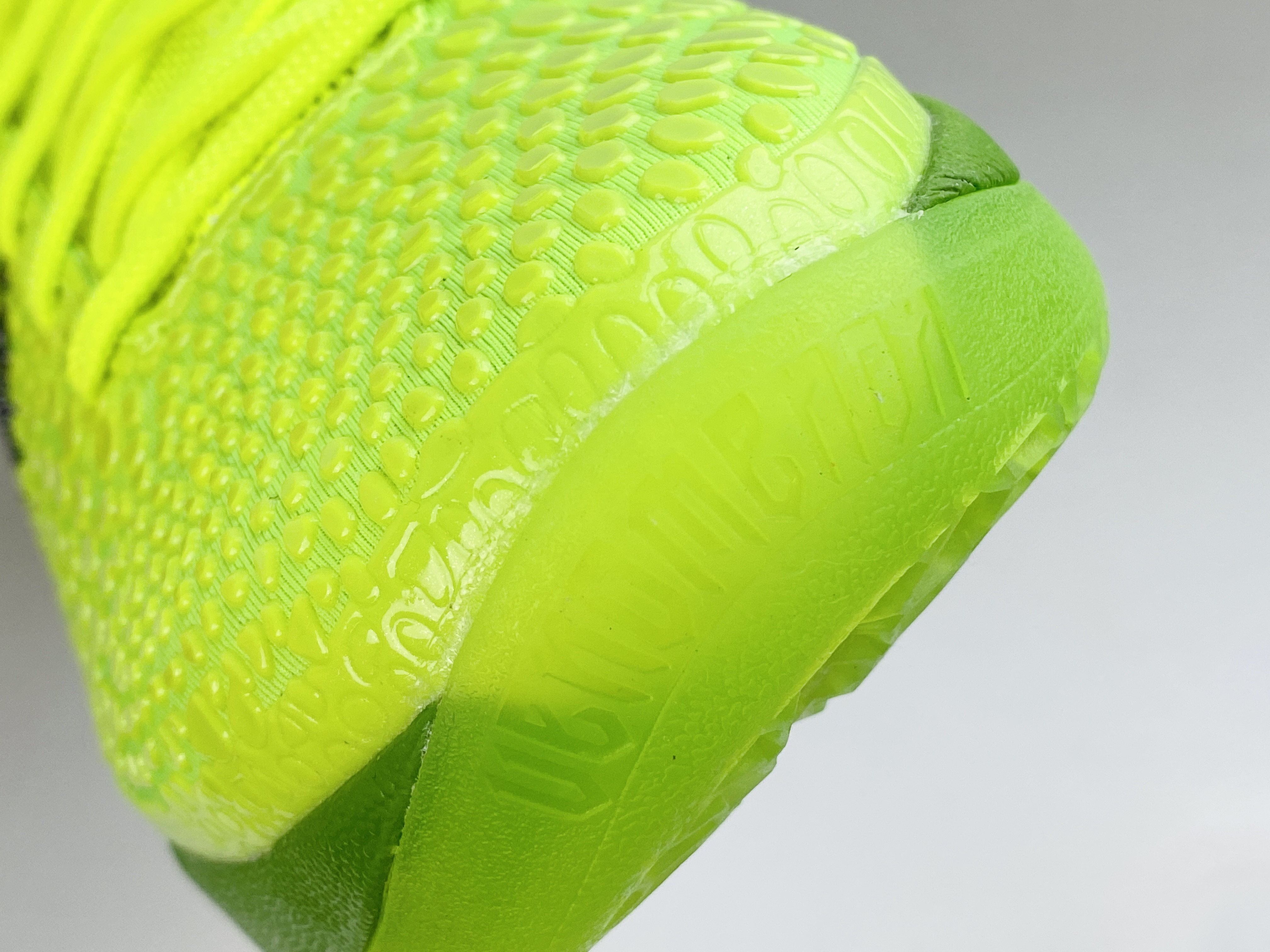 需预定 H12 Kobe6 青蜂俠 青竹絲 實戰鞋 前掌气垫 后掌EVA  真碳板 球鞋 籃球鞋 波鞋 男鞋   CW2190-300