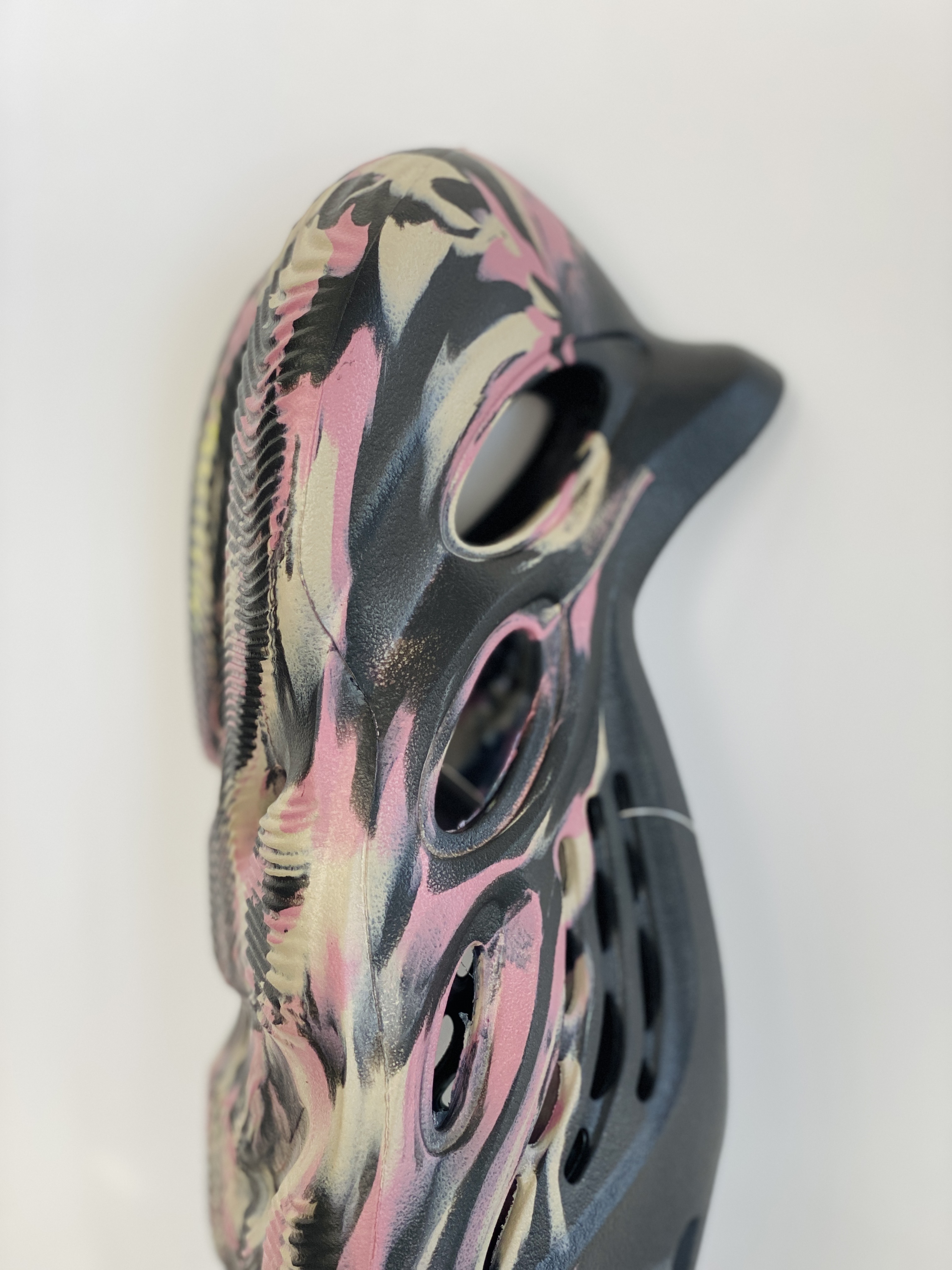 adidas originals Yeezy Foam Runner  MX cARBON 紫色 小丑 运动凉鞋 洞洞鞋 拖鞋 室内室外拖 男鞋 女鞋 IG9562 