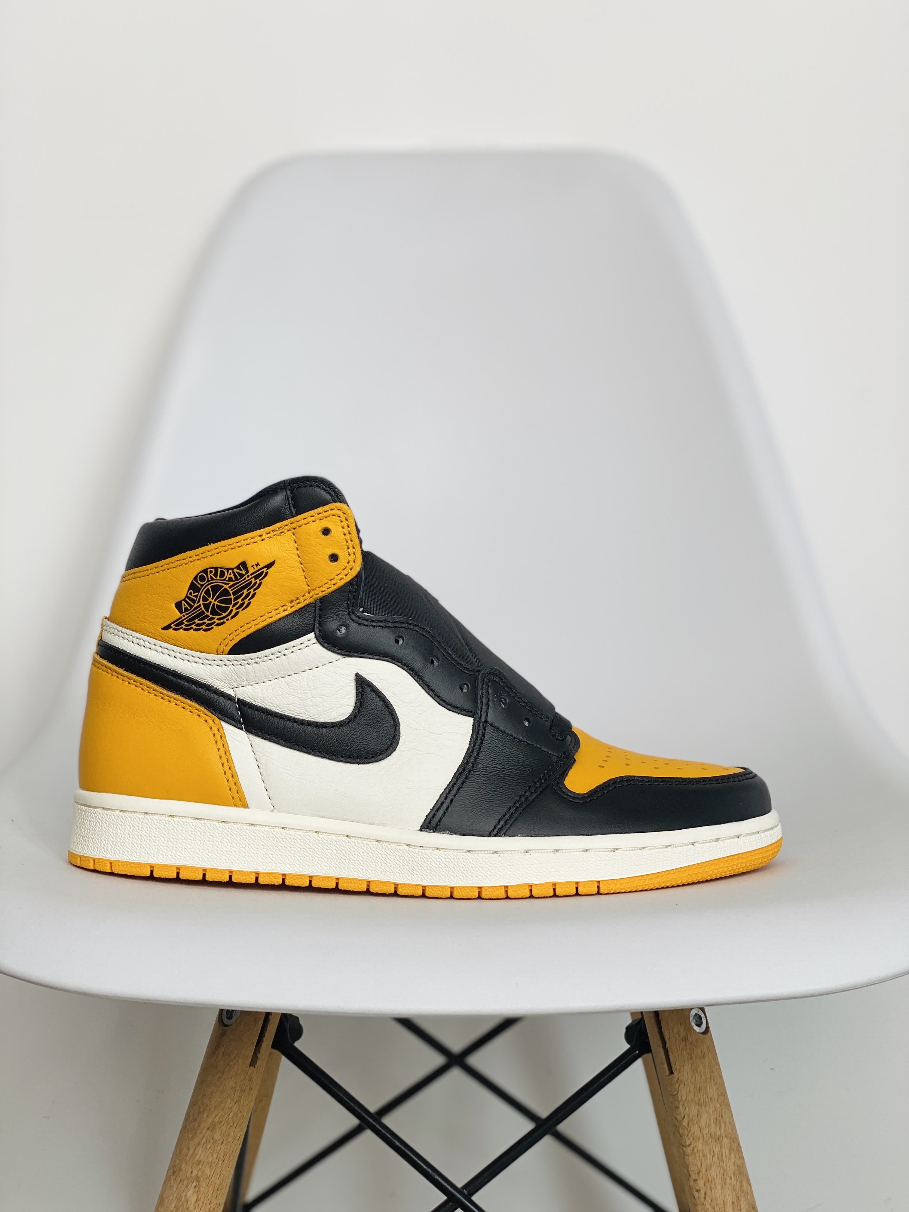 Air Jordan 1 AJ1 Retro High  OG Taxi 黑黄脚趾 出租车  高筒 休闲鞋 男鞋 板鞋  555088-711