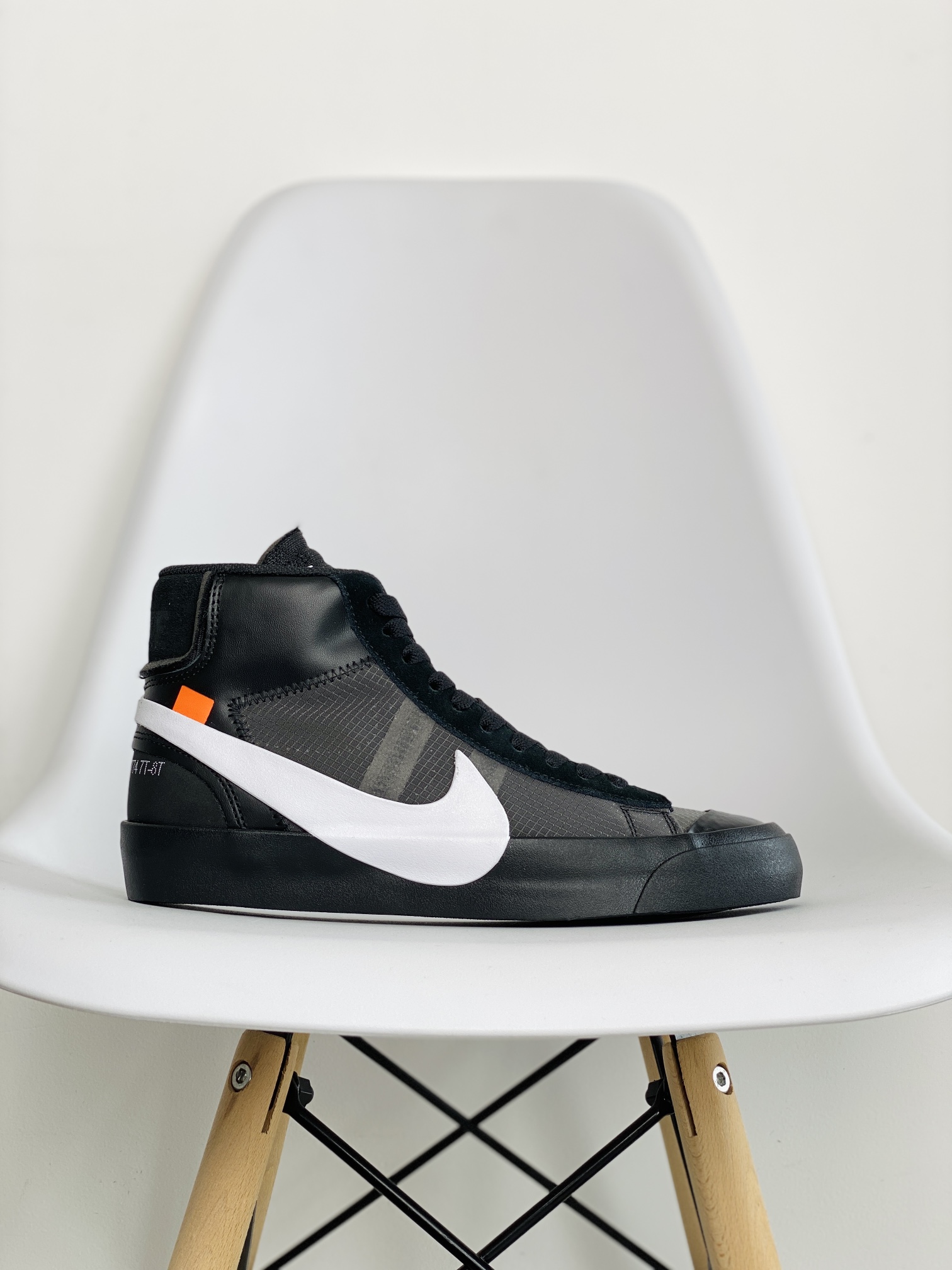 OFF-WHITE Blazer Mid All Grim Reaper THE TEN  黑白  高筒  休闲鞋 板鞋 男鞋 女鞋 AA3832-001