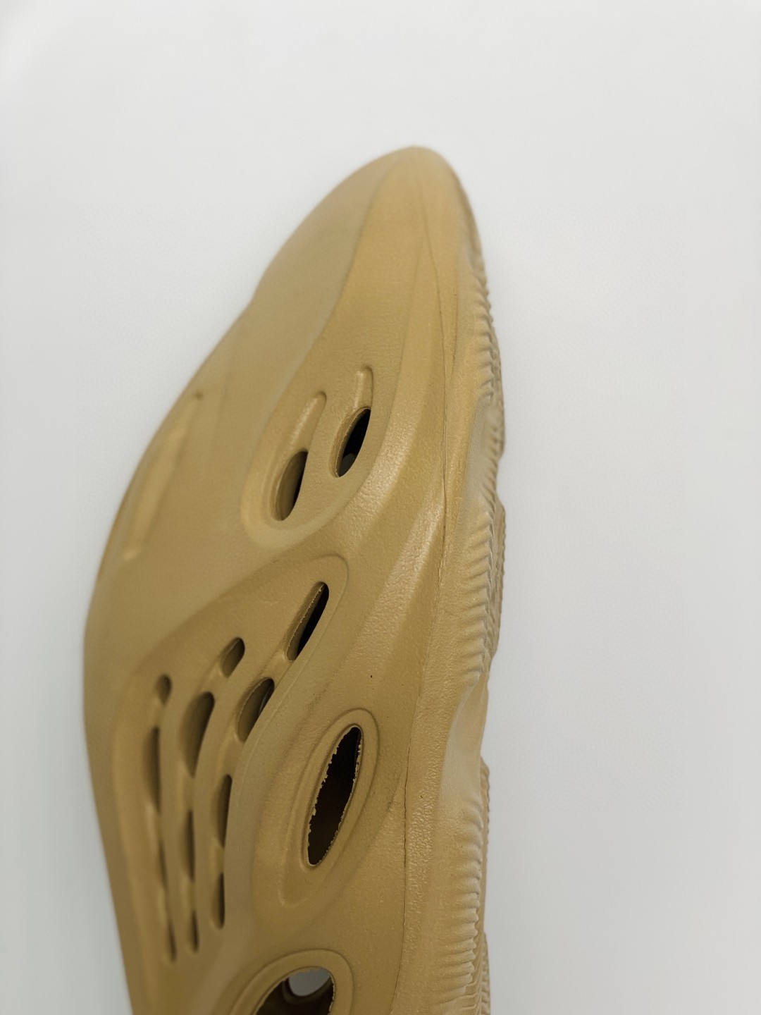 adidas originals Yeezy Foam Runner  Ochre 土黄 赭石 运动凉鞋 洞洞鞋 拖鞋 室内室外拖 GW3354