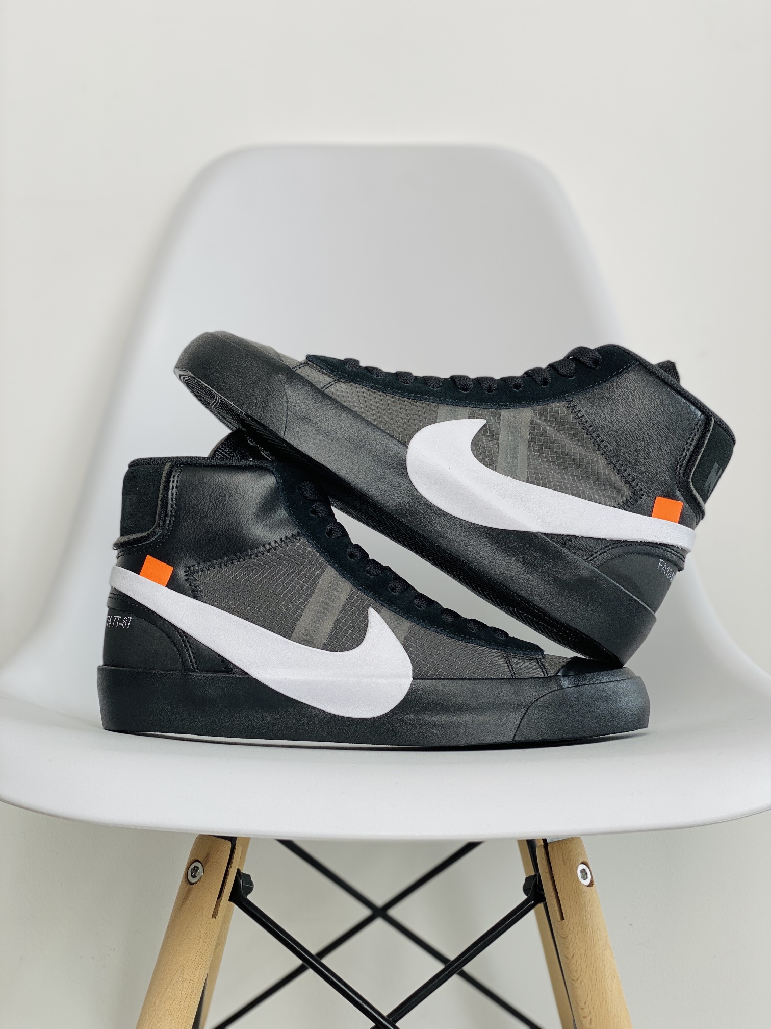 OFF-WHITE Blazer Mid All Grim Reaper THE TEN  黑白  高筒  休闲鞋 板鞋 男鞋 女鞋 AA3832-001