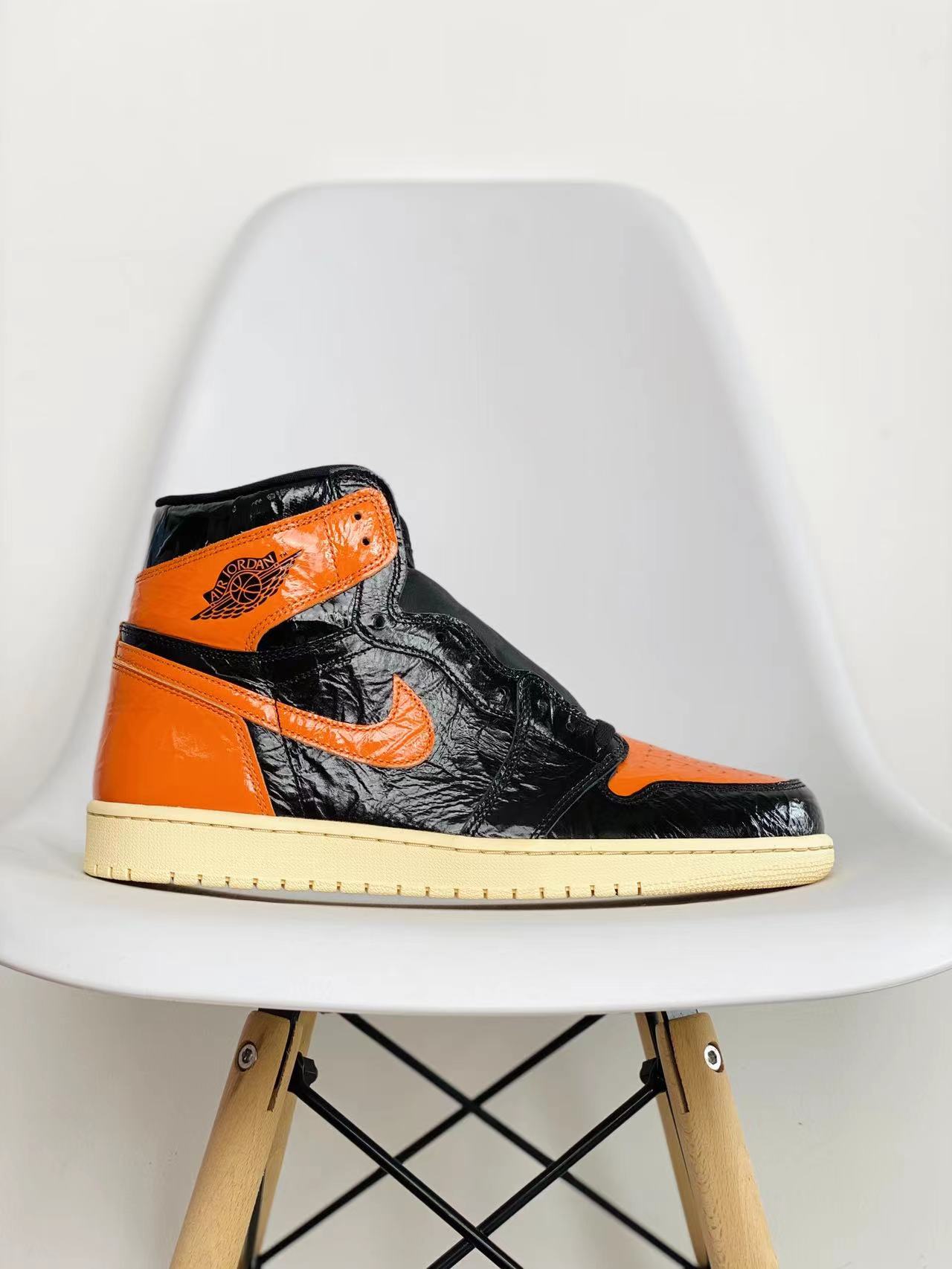 Air Jordan 1 AJ1 Retro OG 豬油扣碎 高筒 休闲鞋 男鞋 板鞋  555088-028