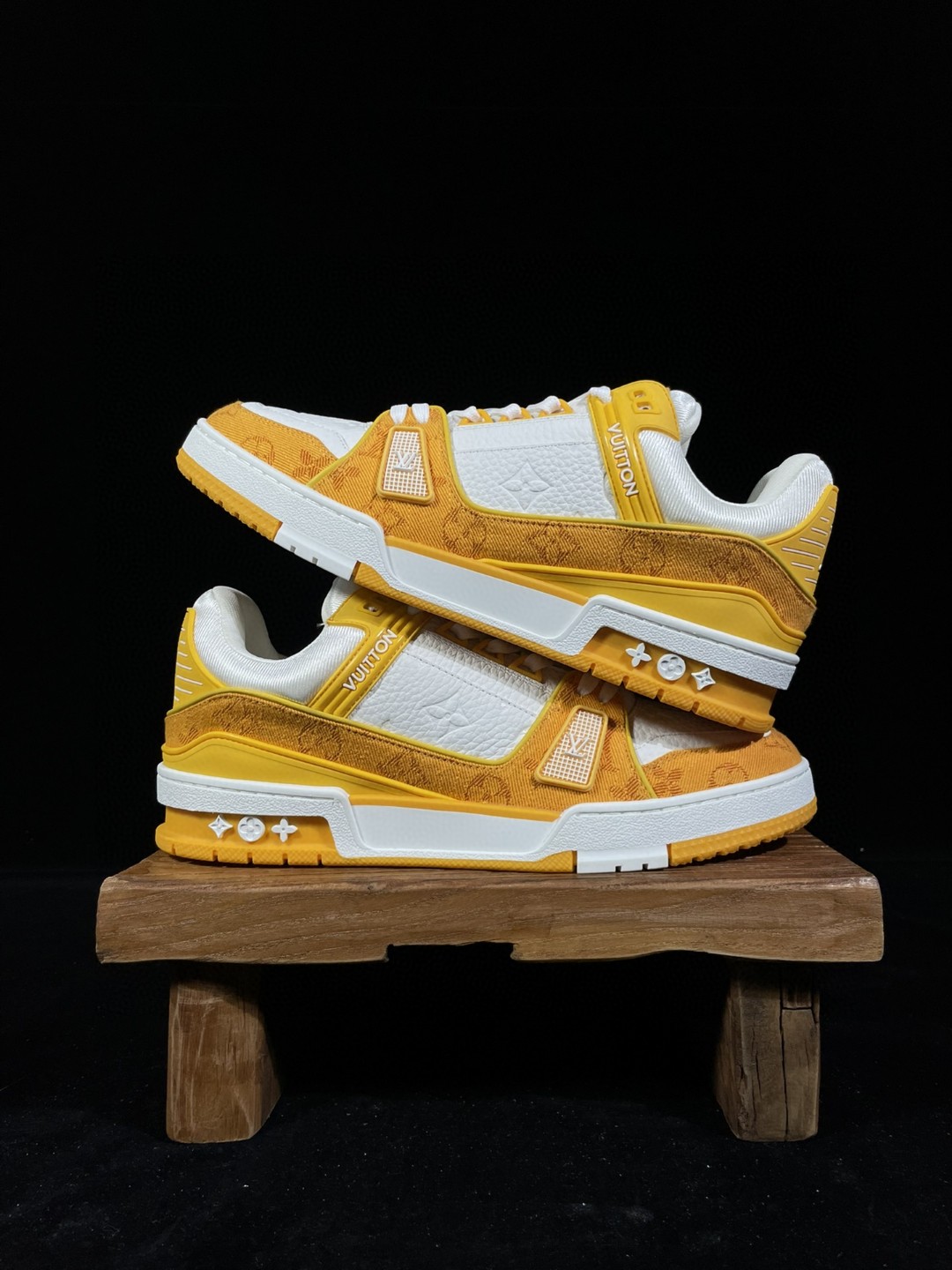 Louis Vuitton 路易威登 Trainer 黄白 低筒 休闲鞋 板鞋 运动鞋 男鞋 女鞋 1A9JHB