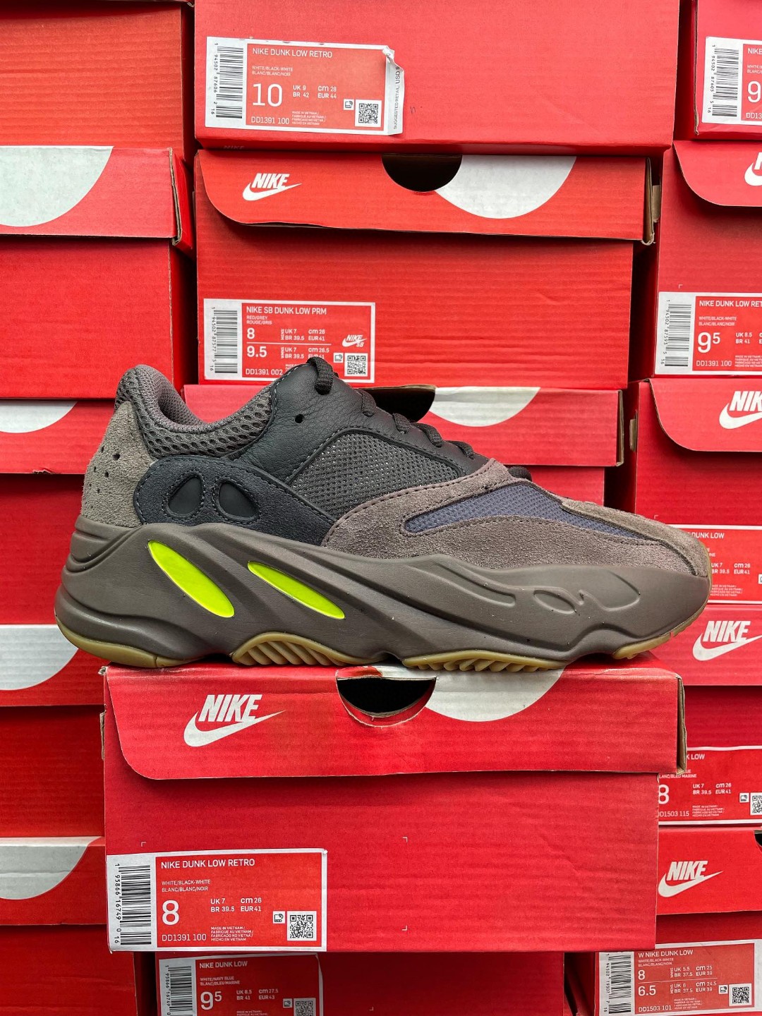 adidas Yeezy 700 Mauve 黑褐色 低筒 休闲鞋 运动鞋 老爹鞋 男鞋 女鞋 EE9614