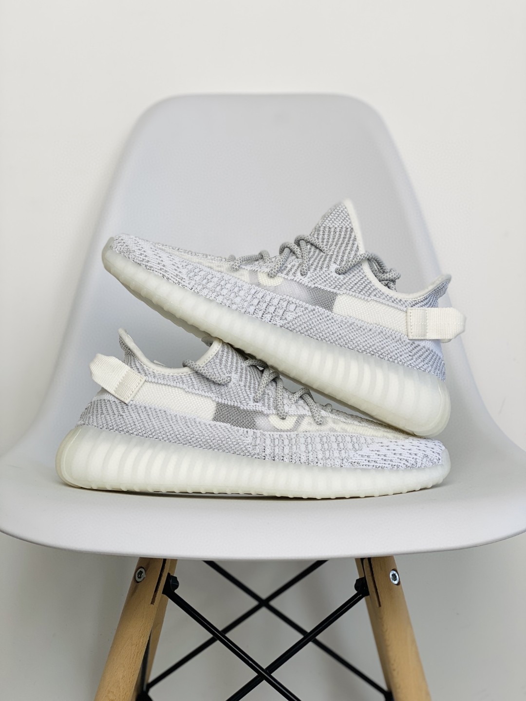adidas originals Yeezy Boost 350 V2 Static 满天星 灰白 低筒 休闲鞋 运动鞋 男鞋 女鞋  EF2367