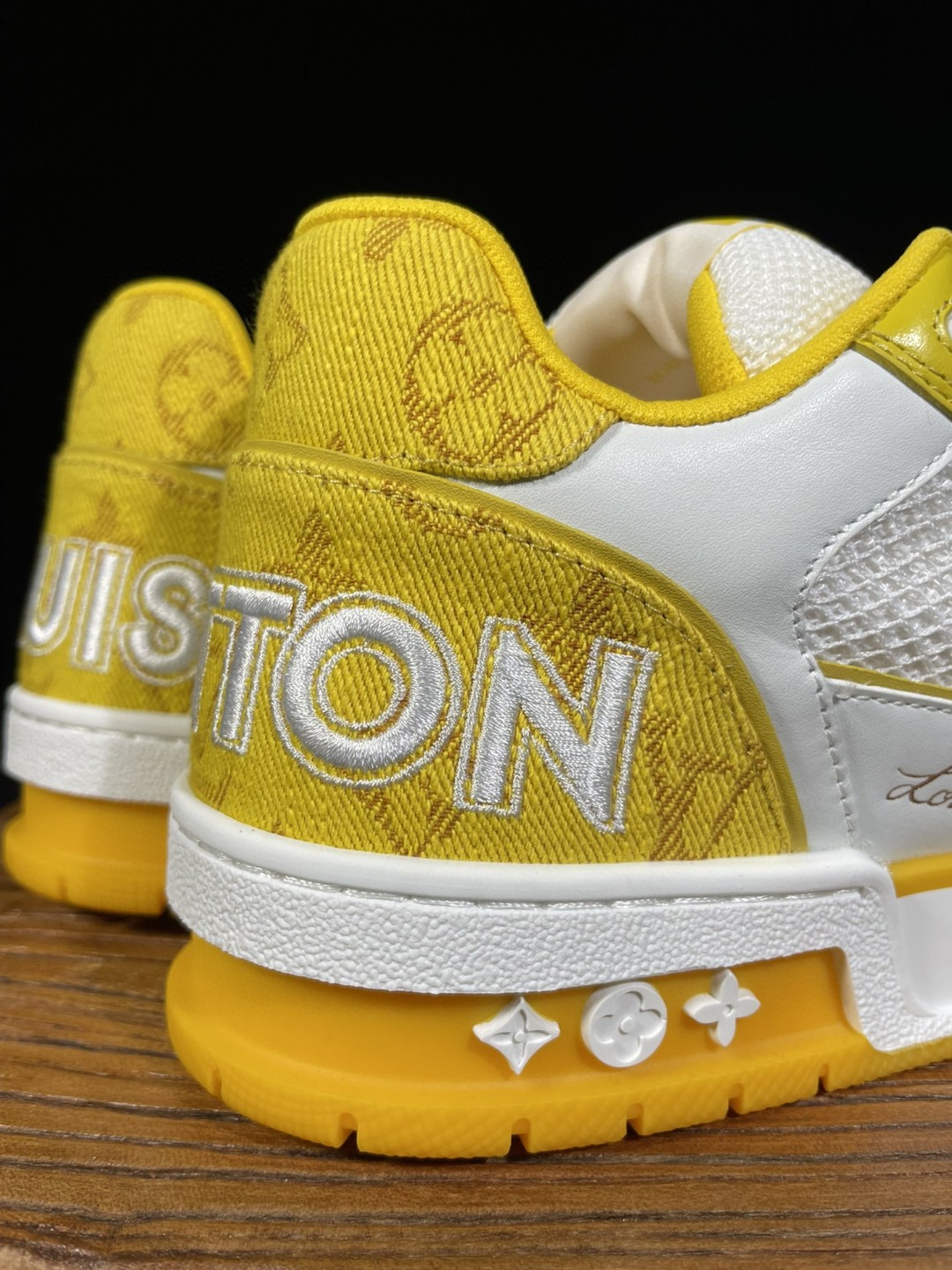 Louis Vuitton 路易威登 Trainer 魔术贴 白黄 低筒 休闲鞋 板鞋 男鞋 女鞋 1A9ZD6