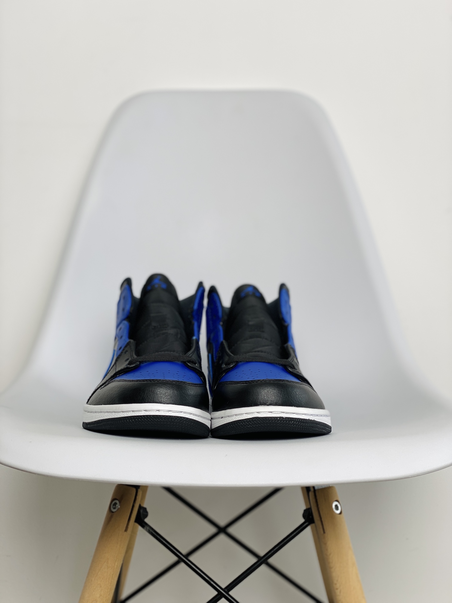 Air Jordan 1 Mid AJ1 Hyper Royal 皇家藍 休闲鞋 女鞋 男鞋 情侣鞋 板鞋  554724-077