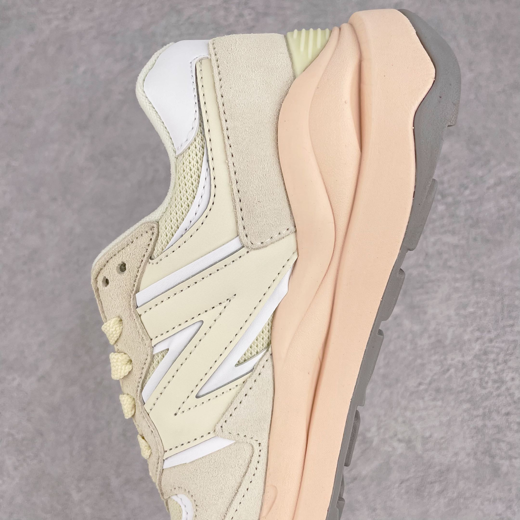 New Balance  NB5740 米白粉 低筒 复古慢跑鞋 板鞋 运动鞋 休闲鞋 男鞋 女鞋 M5740CE