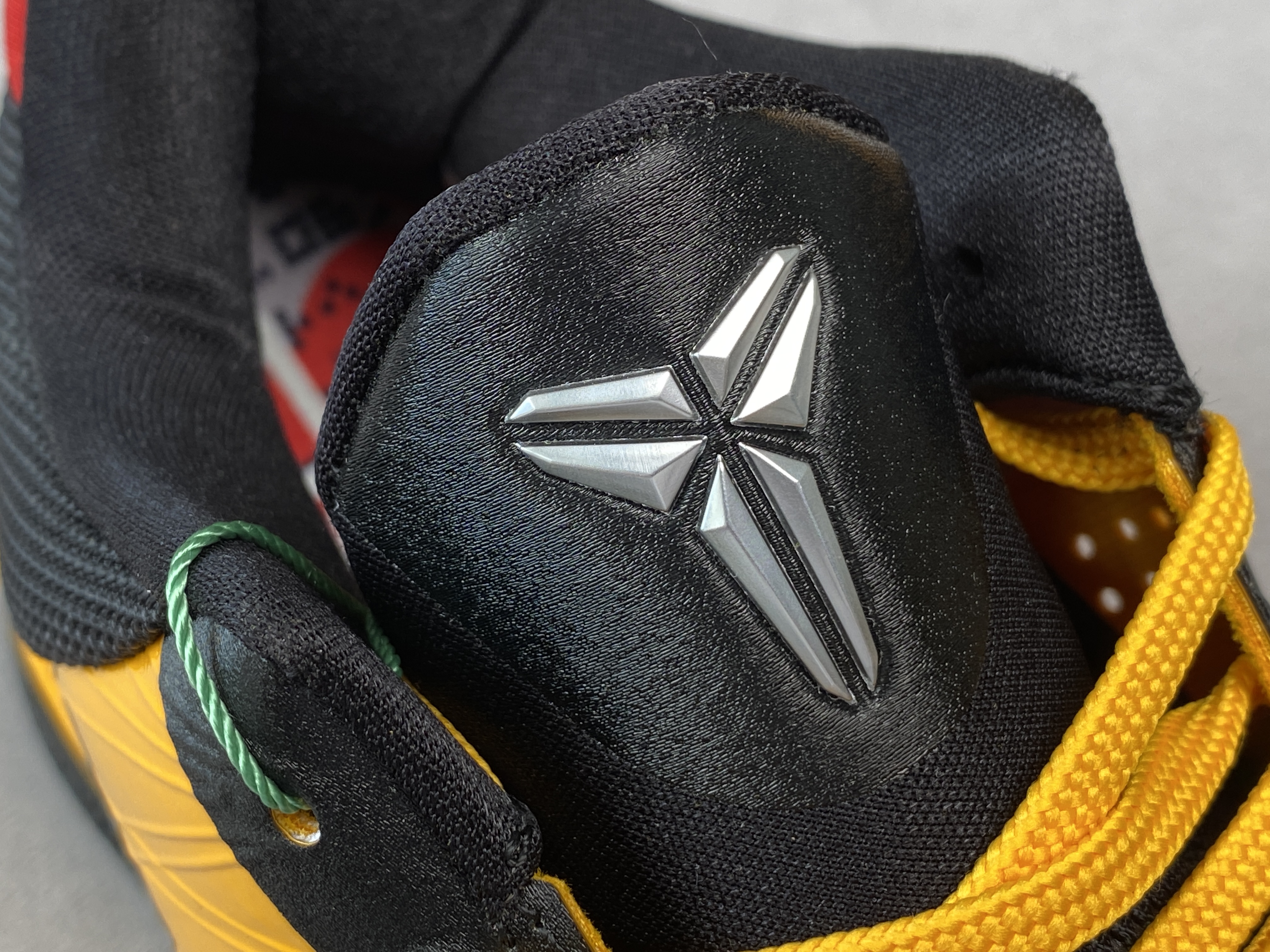 S2外貿 KOBE5 Bruce Lee 黑黃 李小龙  低筒 前掌气垫 球鞋 籃球鞋 實戰鞋  真碳板 男鞋 CD4991-700