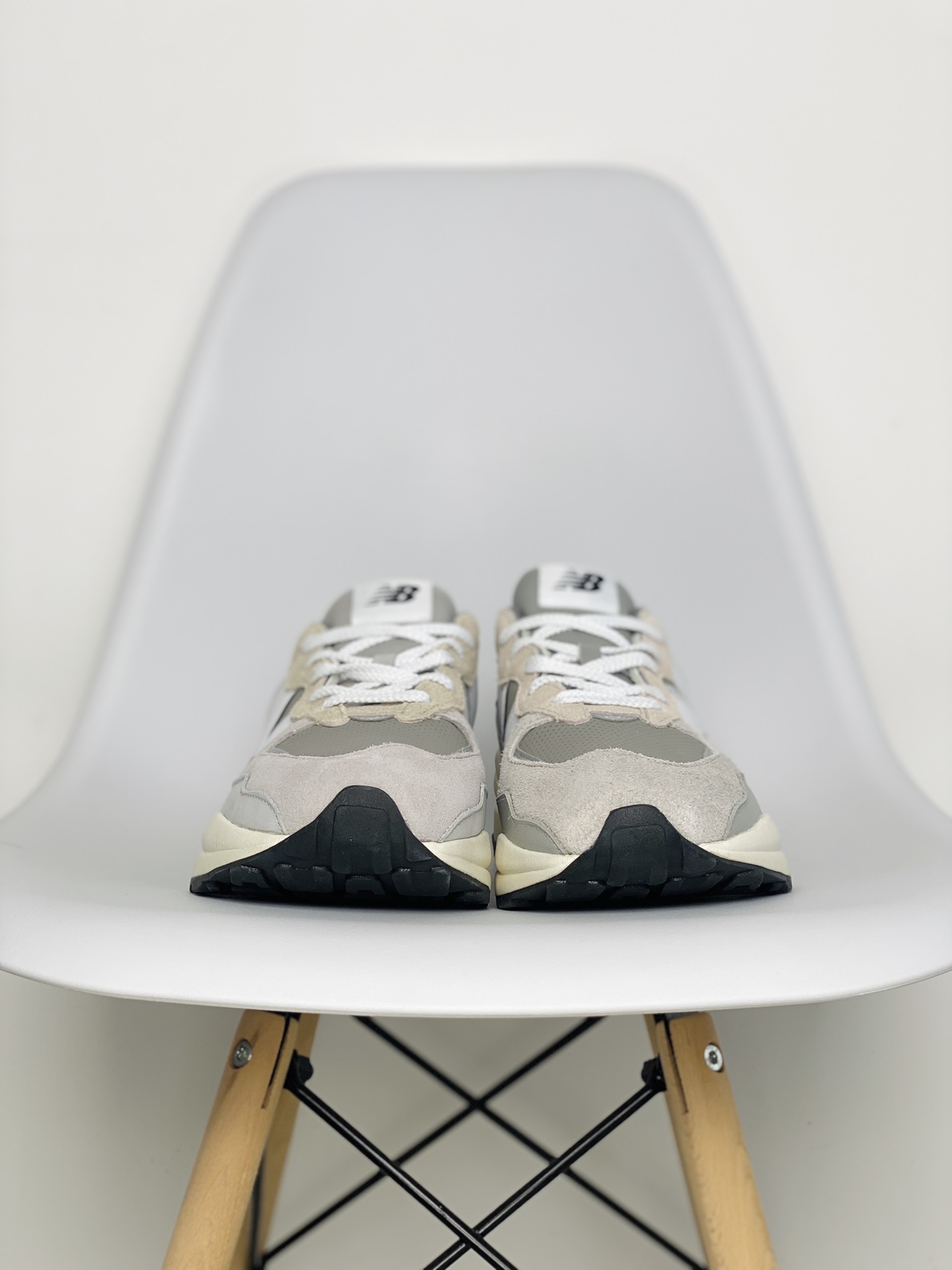 New Balance  NB5740 灰白拼接 低筒 复古慢跑鞋 板鞋 运动鞋 休闲鞋 男鞋 女鞋 M5740TA