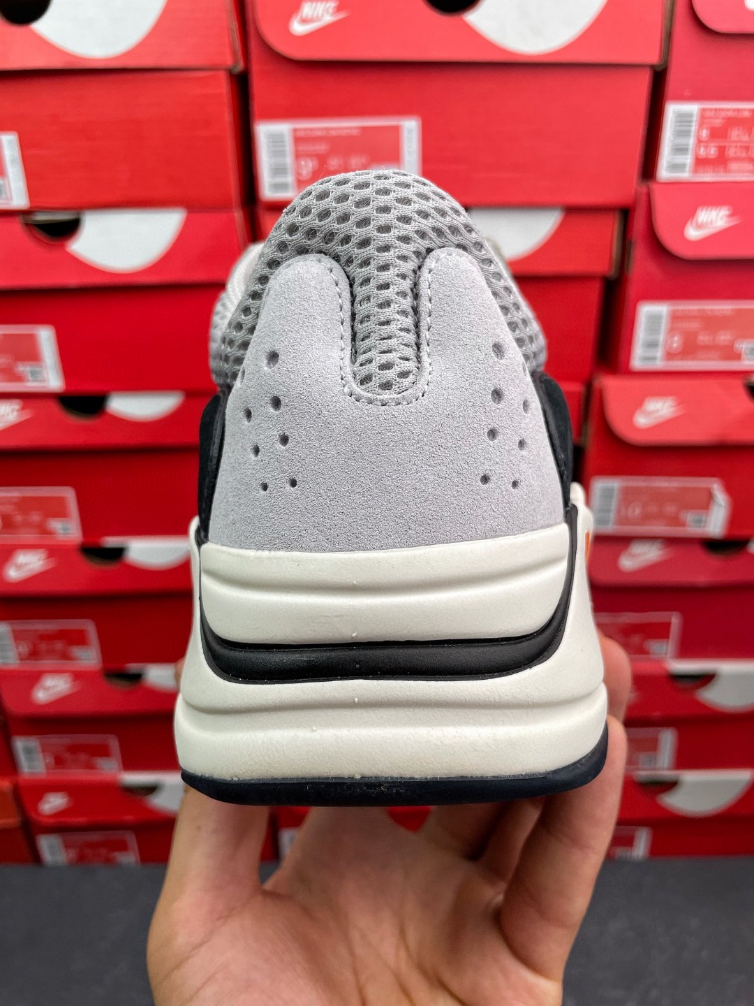 adidas originals Yeezy 700 Wave Runner 反光 黑灰蓝 低筒 休闲鞋 运动鞋 老爹鞋 男鞋 女鞋 B75571