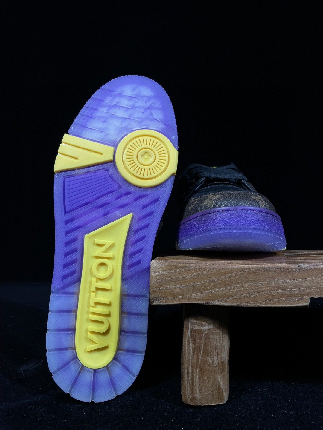 Louis Vuitton 路易威登 Trainer 湖人紫金 低筒 休闲鞋 板鞋 男鞋 女鞋 1A8WJ6