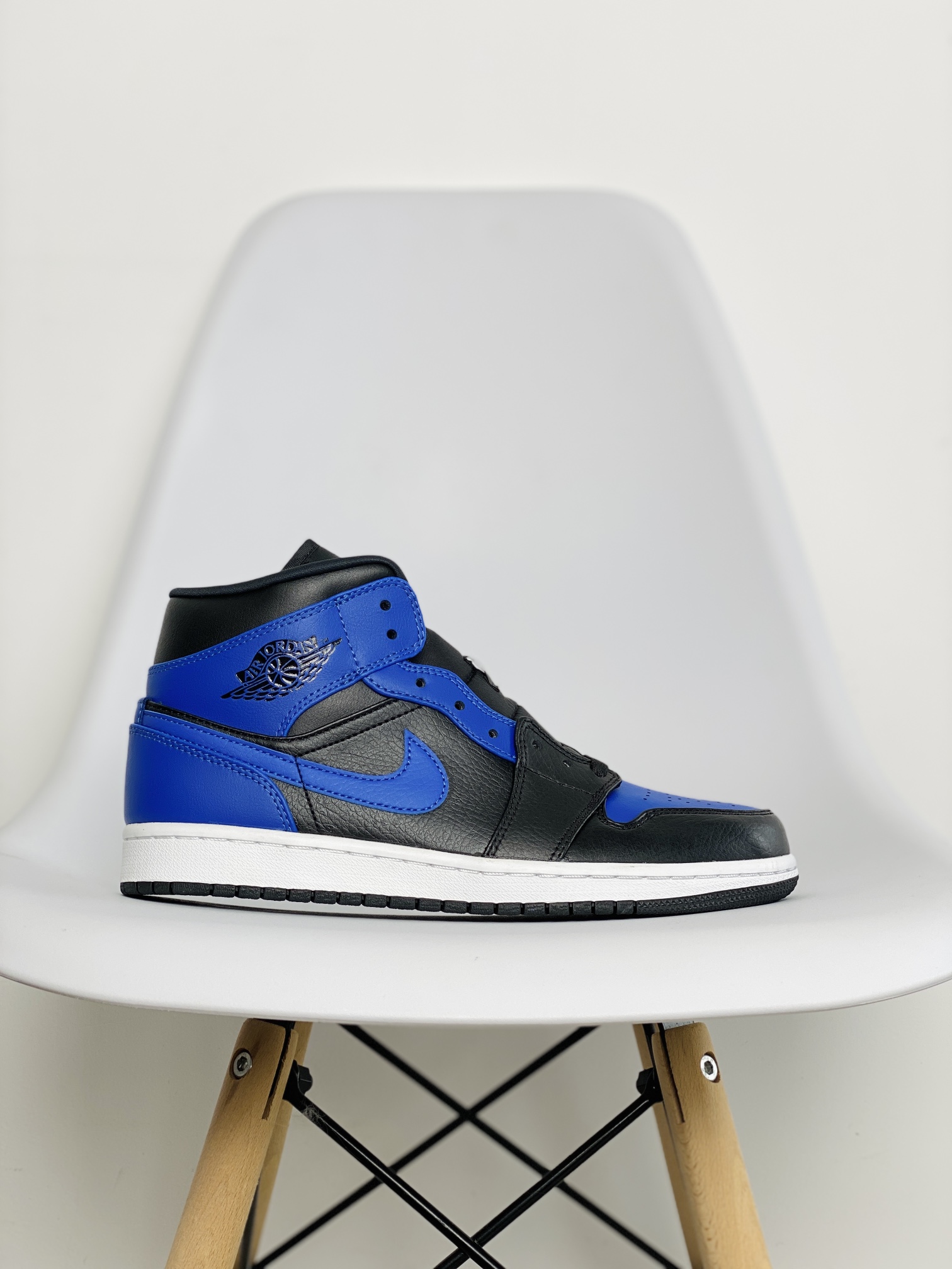 Air Jordan 1 Mid AJ1 Hyper Royal 皇家藍 休闲鞋 女鞋 男鞋 情侣鞋 板鞋  554724-077