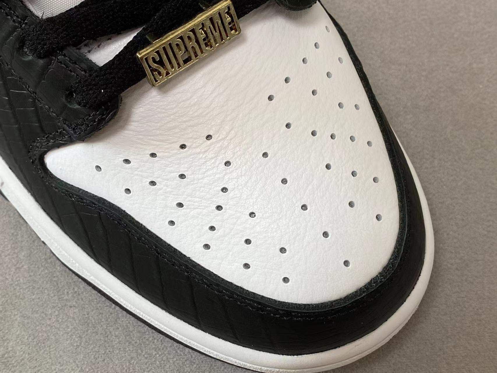  Supreme x SB Dunk Low Black Stars 联名 白金黑 低筒 复古板鞋 休闲鞋 男鞋 女鞋 DH3228-102