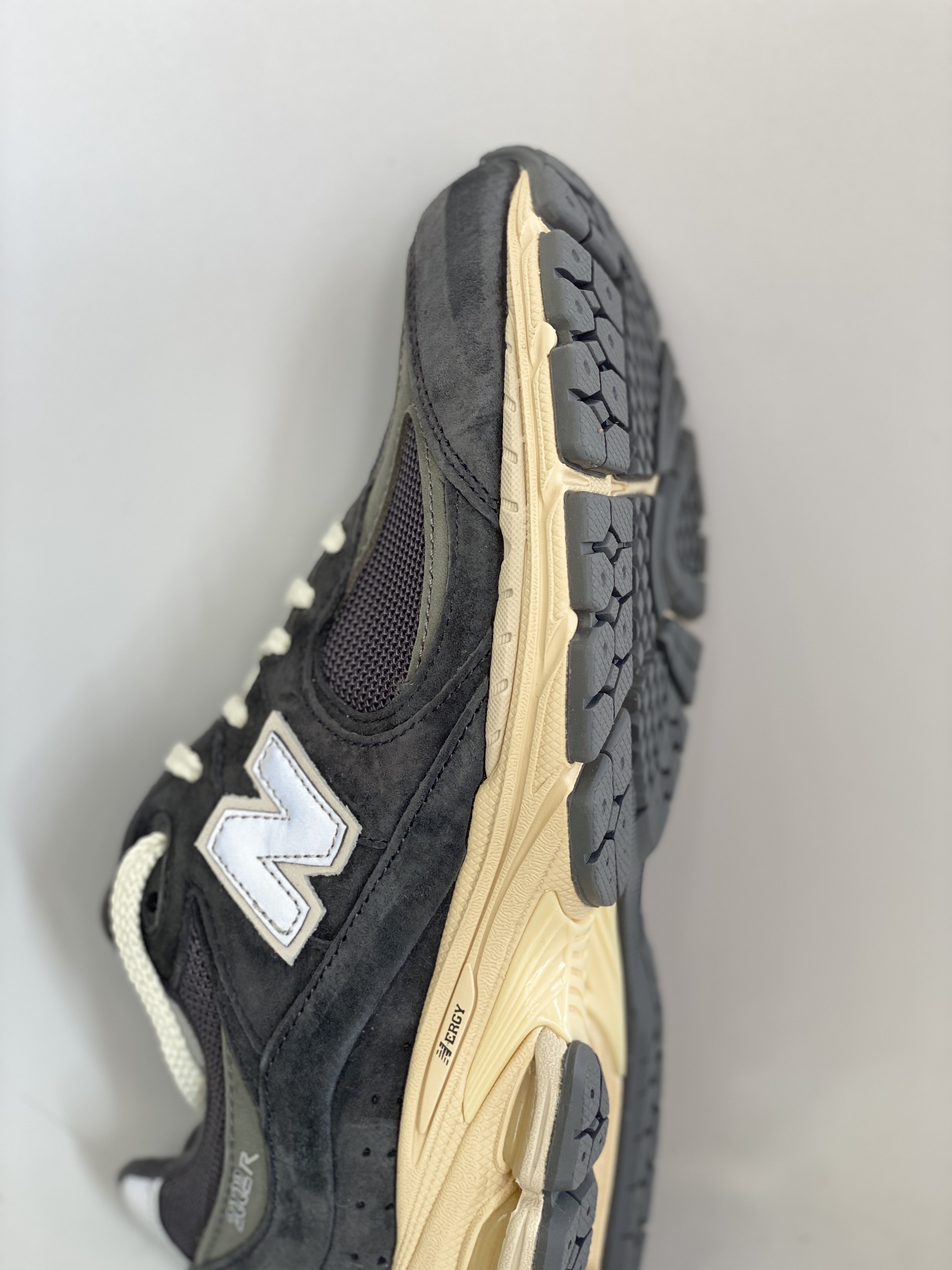 新版 New Balance 2002R 灰碳色 低筒 跑步鞋 运动鞋 休闲鞋 男鞋 女鞋 M2002RHO