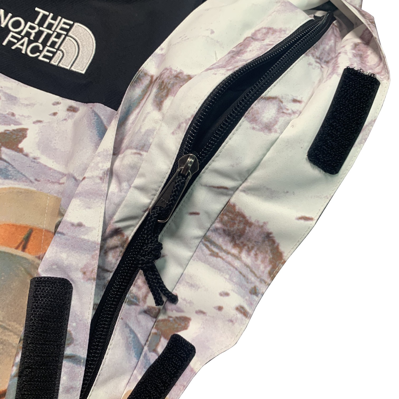 INVNCIBLE  The North Face Printed Mountain Jacket 聯名款  雪山基地營 衝鋒衣 夾克 防水 防風 保暖長袖 外套 風摟 男款 女款 NF0A4NDNS58