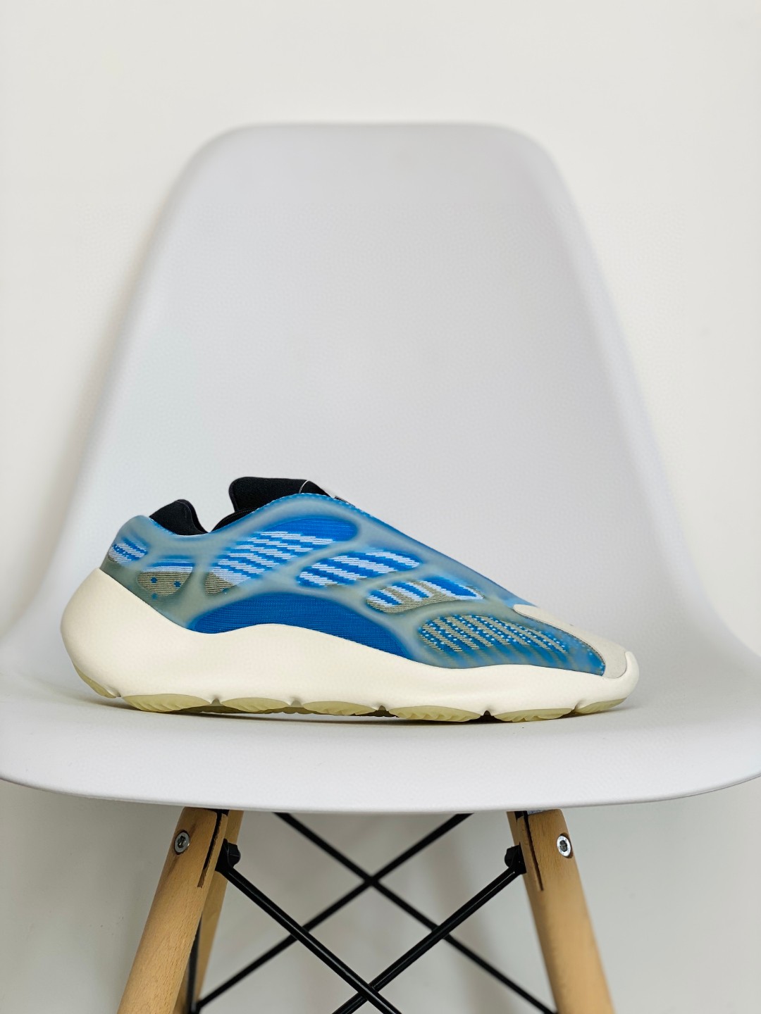 adidas Yeezy 700V3 Arzareth 极光 低筒 休闲鞋 运动鞋 老爹鞋 男鞋 女鞋 G54850