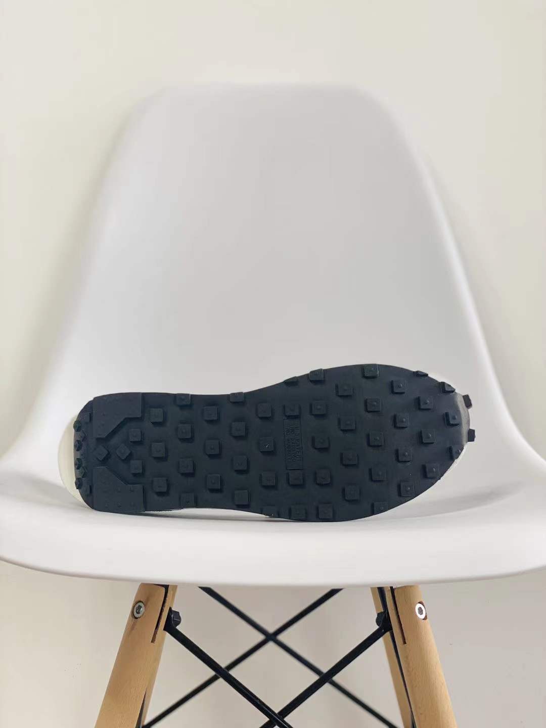 sacai  LVD 灰色低筒 双勾 华夫 复古时鞋 休闲鞋 透气网面 运动鞋 男鞋厚底 女鞋增高BV0093-100