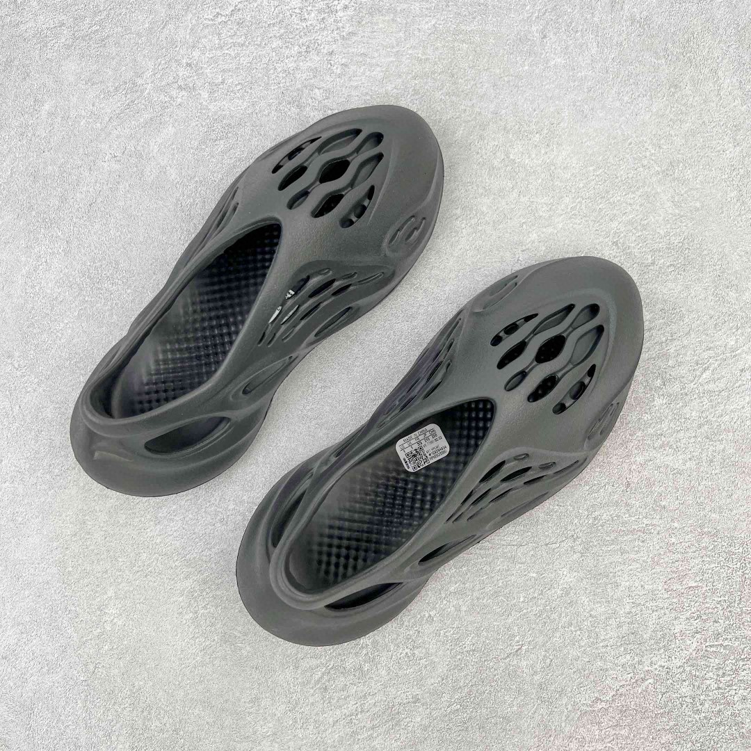 adidas originals Yeezy Foam Runner Onyx 黑色玛瑙 黑武士 低筒 洞洞鞋 休闲鞋 拖鞋 童鞋 HP5347