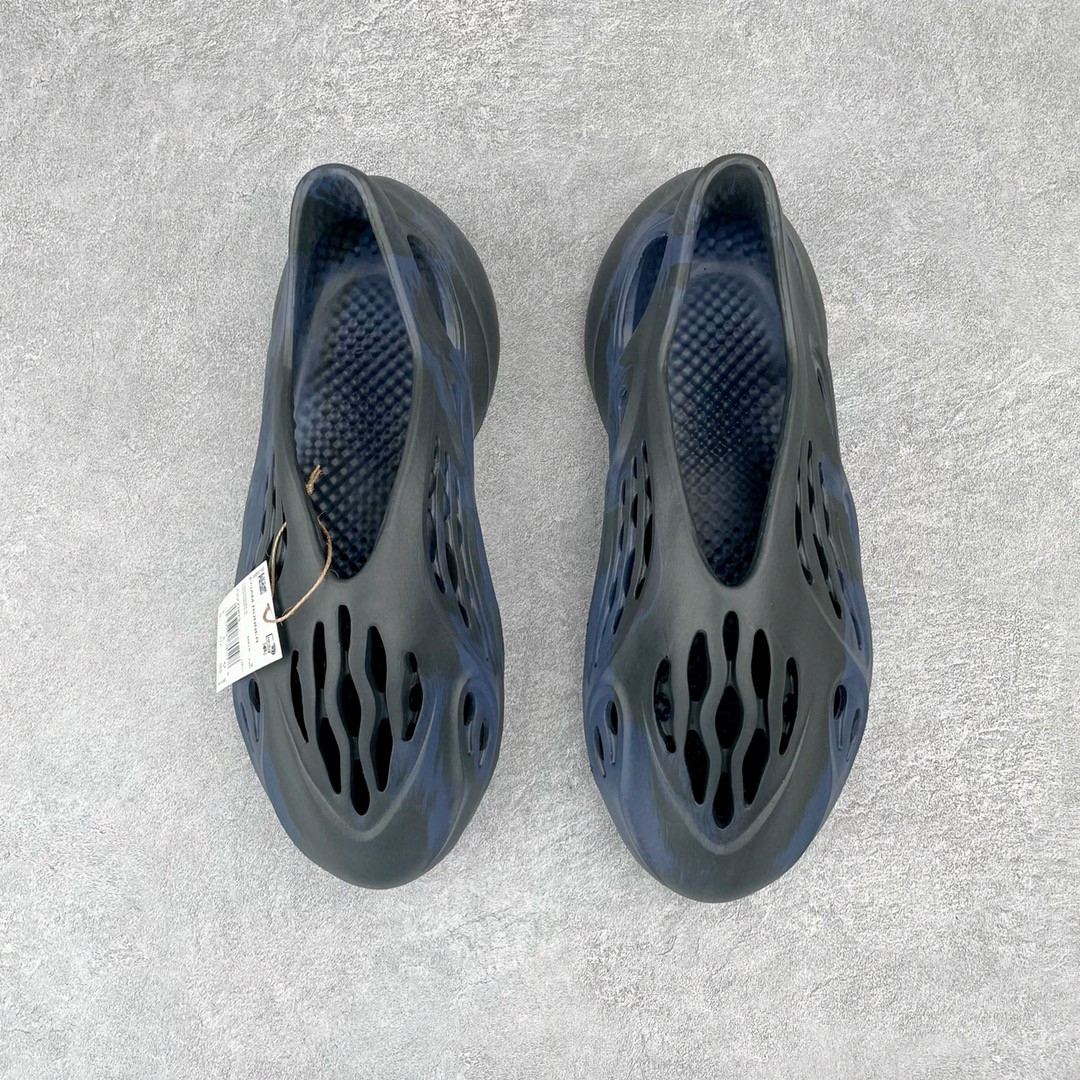 adidas originals Yeezy Foam Runner Mineral Blue 矿物蓝 午夜蓝 运动凉鞋 洞洞鞋 拖鞋 室内室外拖 男鞋 女鞋  GV7903