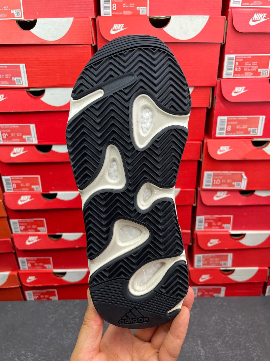 adidas originals Yeezy 700 Wave Runner 反光 黑灰蓝 低筒 休闲鞋 运动鞋 老爹鞋 男鞋 女鞋 B75571