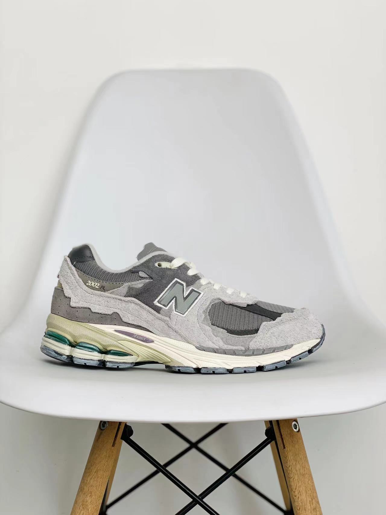 新版 New Balance 2002R Protection Pack 云雨灰 低筒 跑步鞋 运动鞋 休闲鞋 男鞋 女鞋 M2002RDA