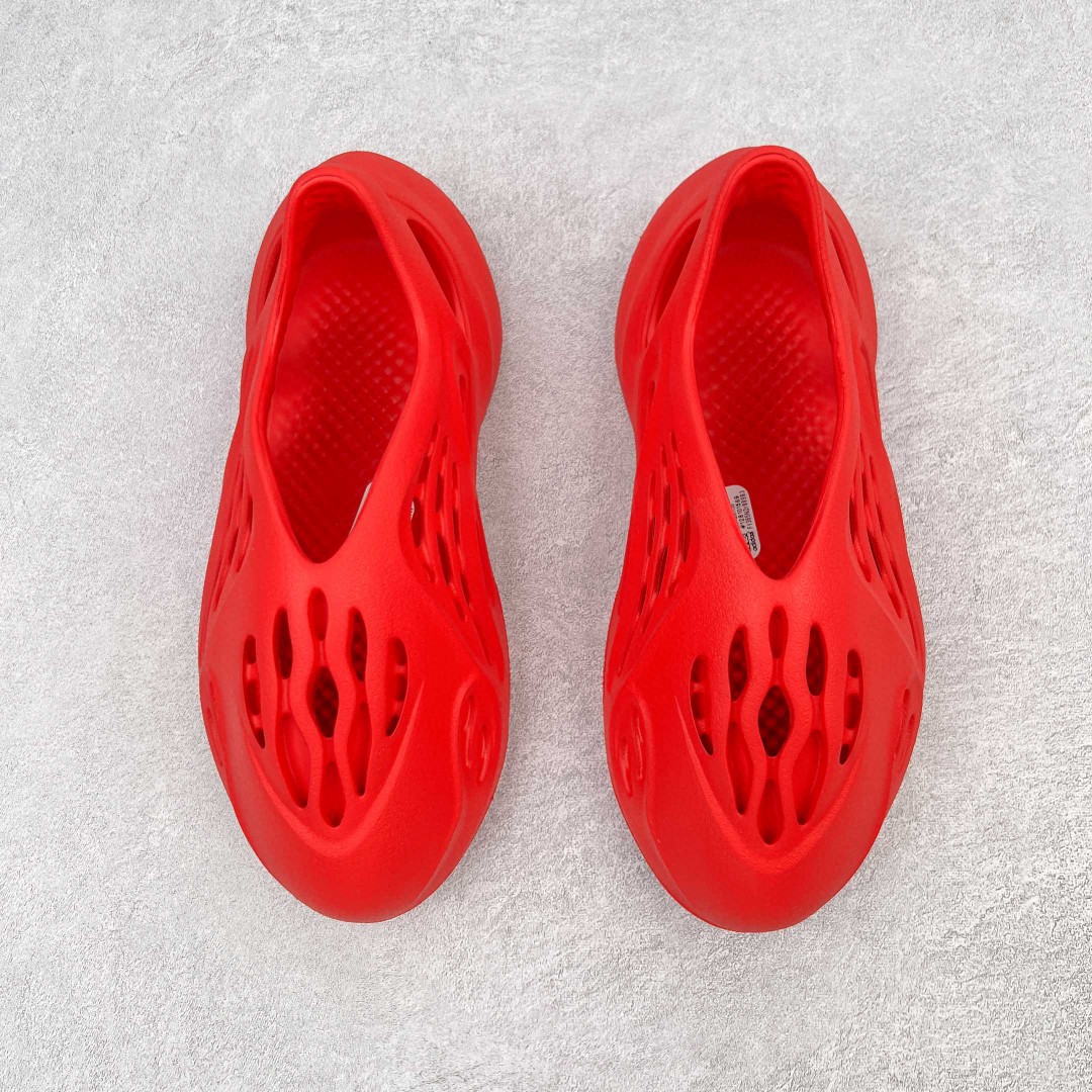 adidas originals Yeezy Foam Runner Vermilion 红色 赤焰朱砂 低筒 洞洞鞋 休闲鞋 拖鞋 童鞋 GX1136