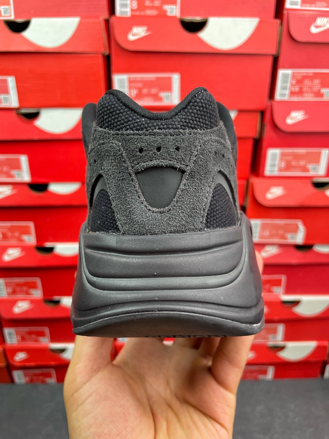 adidas originals Yeezy Boost 700V2 Vanta 黑色 黑魂 低筒 休闲鞋 运动鞋 老爹鞋 男鞋 女鞋 FU6684