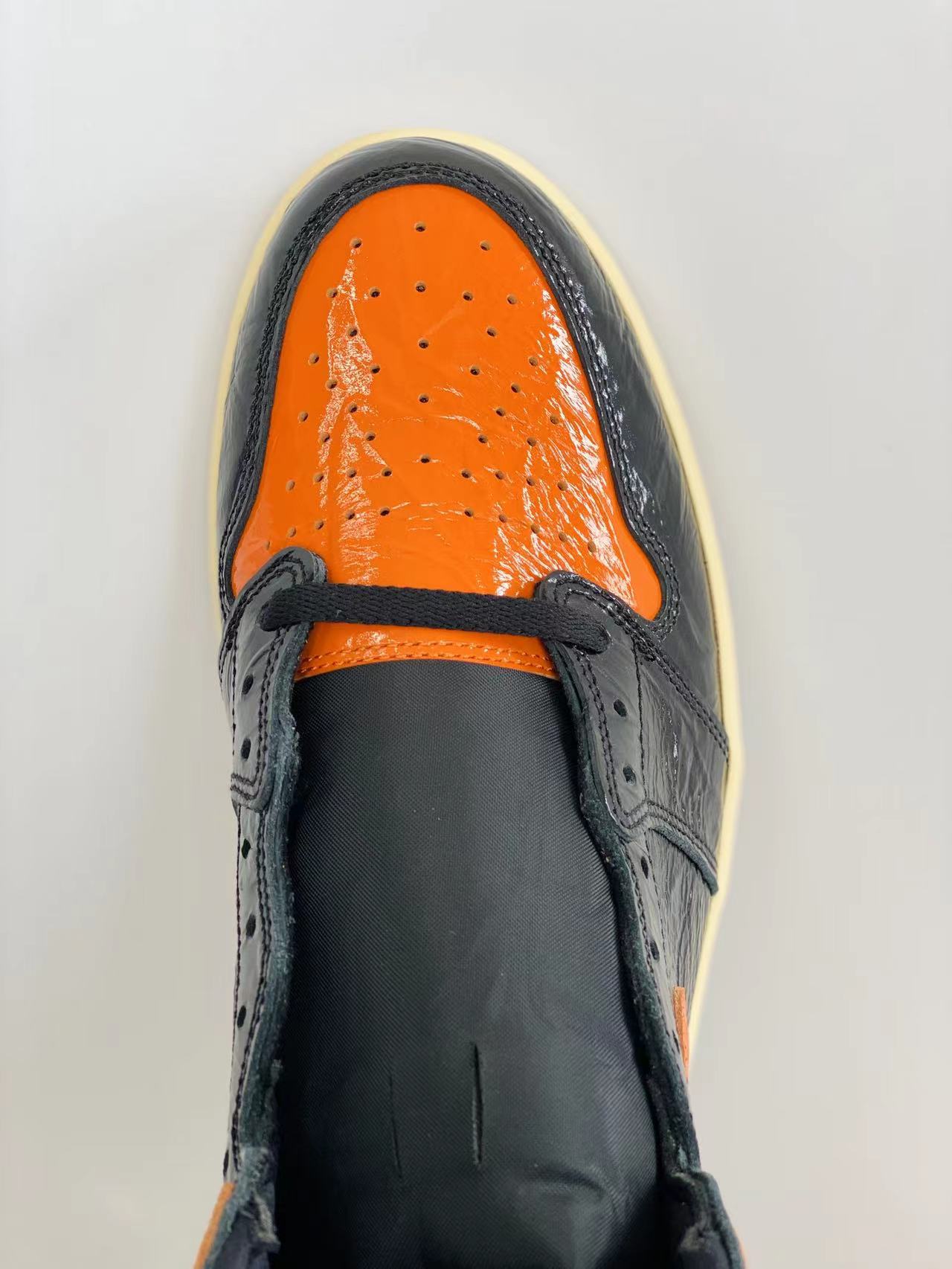 Air Jordan 1 AJ1 Retro OG 豬油扣碎 高筒 休闲鞋 男鞋 板鞋  555088-028