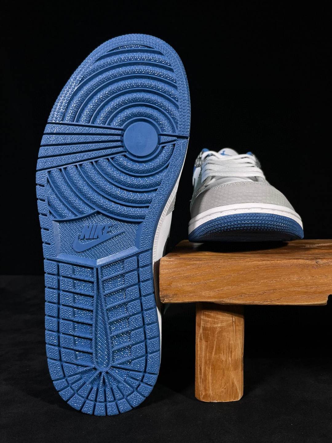 Air Jordan 1 Low AJ1 SE True Blue 真蓝 爆裂纹 白蓝 低筒 板鞋 休闲鞋 男鞋 DM1199-140