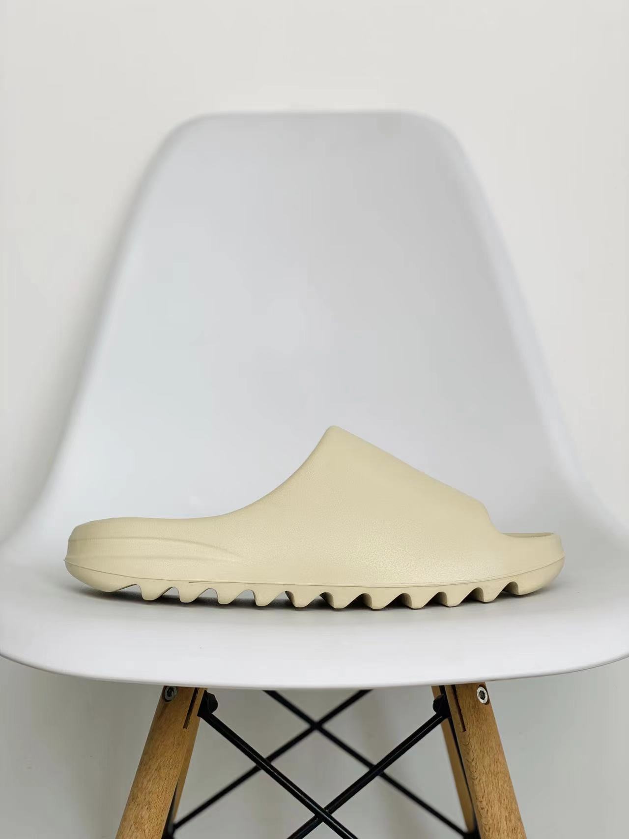 originals Yeezy Slide Bone 雾面骨白 磨砂质感  室外 室内拖鞋 沙滩鞋 男鞋 女鞋 FZ5897