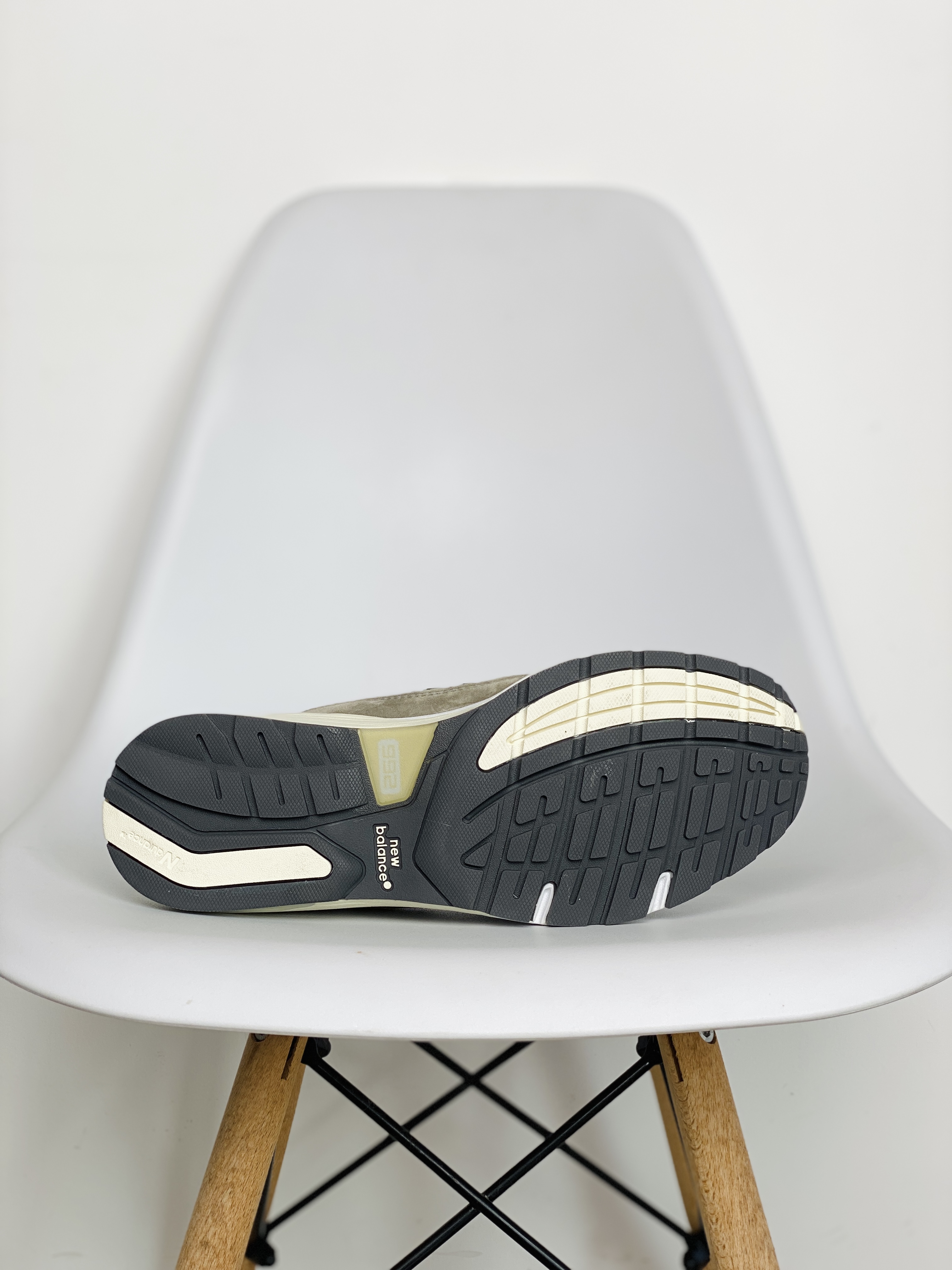 JJJJound New Balance 992 灰色 低筒 复古跑鞋 休闲鞋 运动鞋 男鞋 女鞋 M992J2