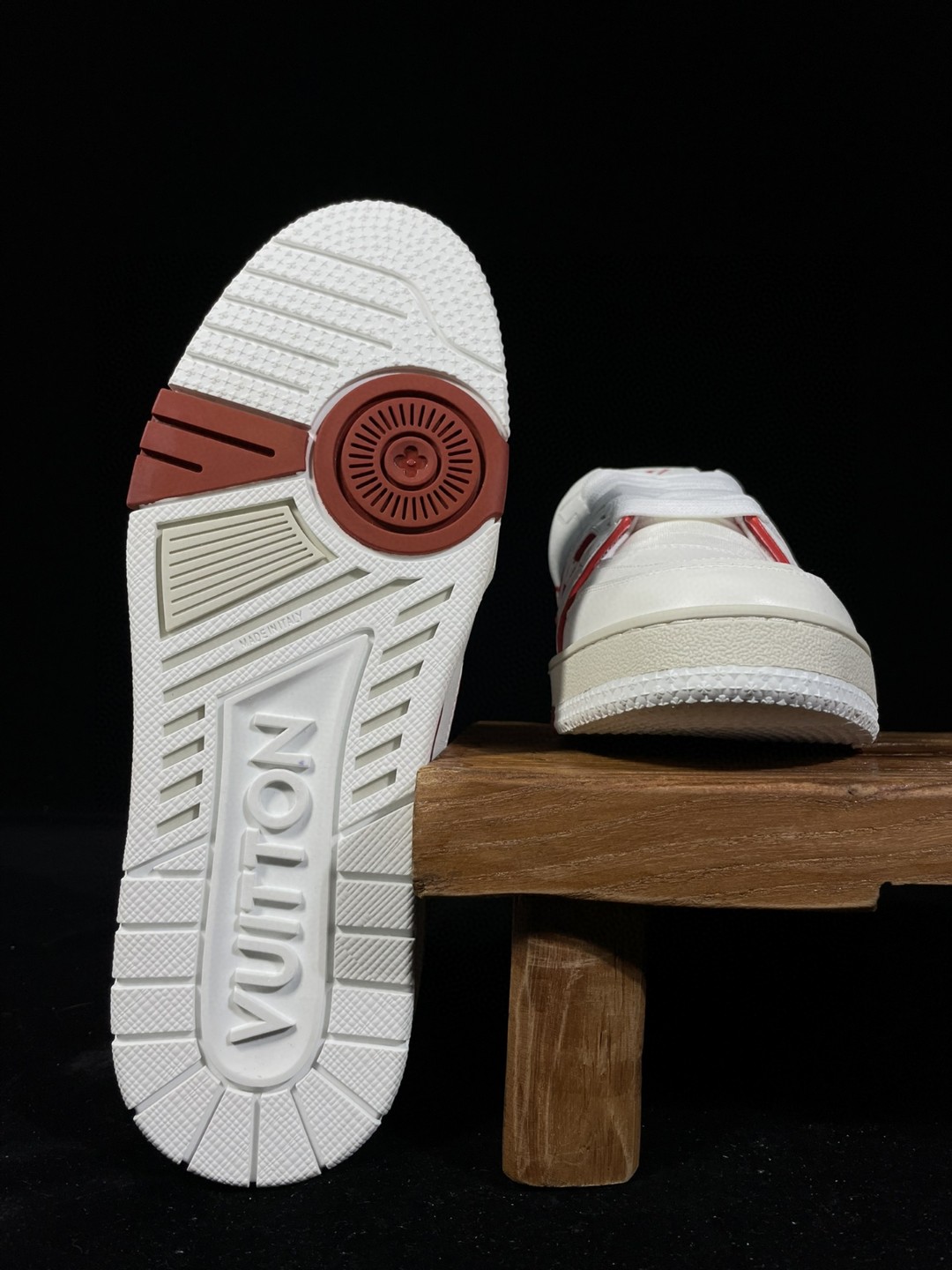 Louis Vuitton 路易威登 Trainer 红白 低筒 休闲鞋 板鞋 运动鞋 男鞋 女鞋 1A8ZPR