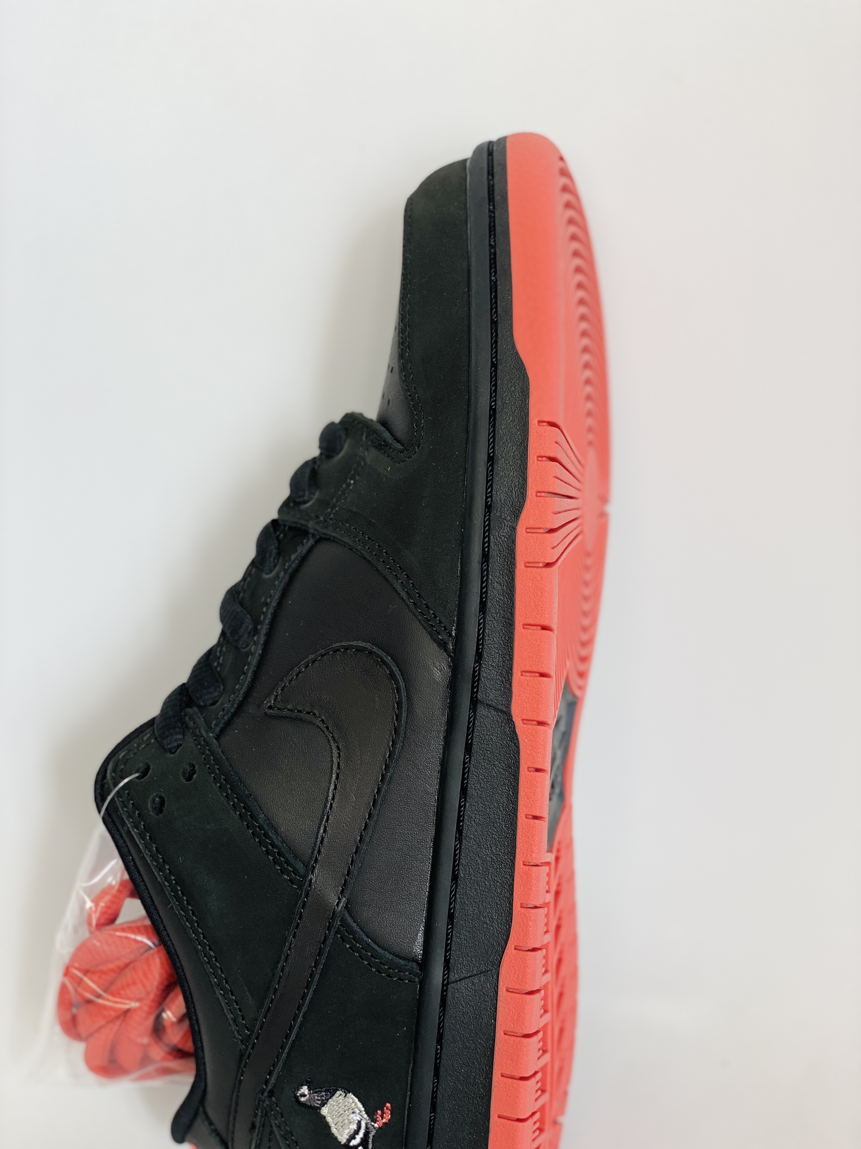 Staple dunk LowBlack Pigeon 黑鸽子  低筒 复古板鞋 休闲鞋 男鞋 女鞋  883232-008