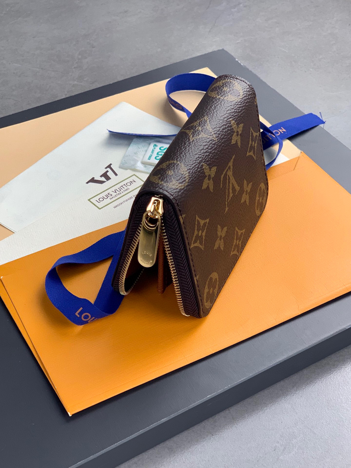 LOUIS VUITTON 路易威登 经典老花印花 钱夹 钱包 卡包 名片夹 男女同款 棕色 M60067