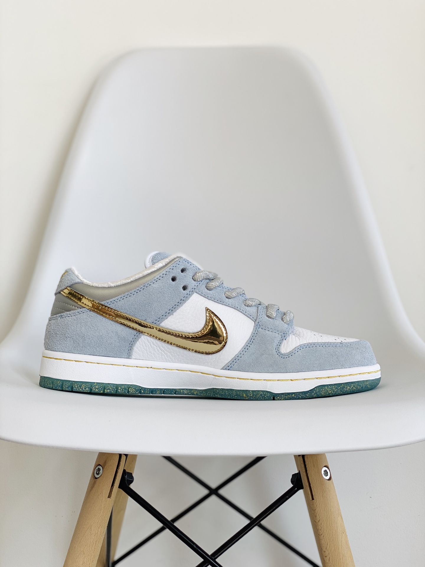 Sean Cliver dunk Low Holiday Special 蓝色情人节 冰雪奇缘 低筒 复古板鞋 休闲鞋 男鞋 女鞋  DC9936-100