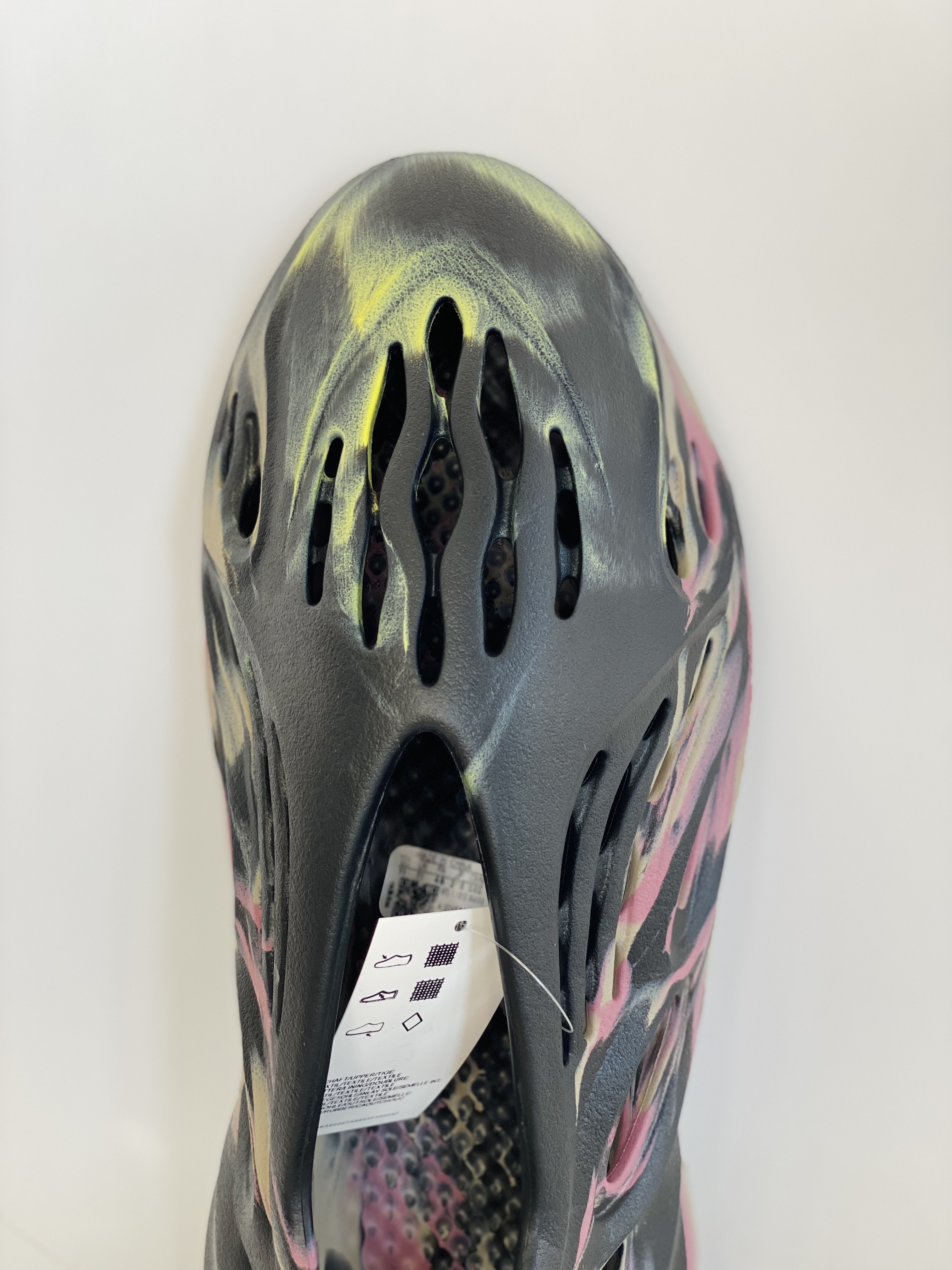 adidas originals Yeezy Foam Runner  MX cARBON 紫色 小丑 运动凉鞋 洞洞鞋 拖鞋 室内室外拖 男鞋 女鞋 IG9562 