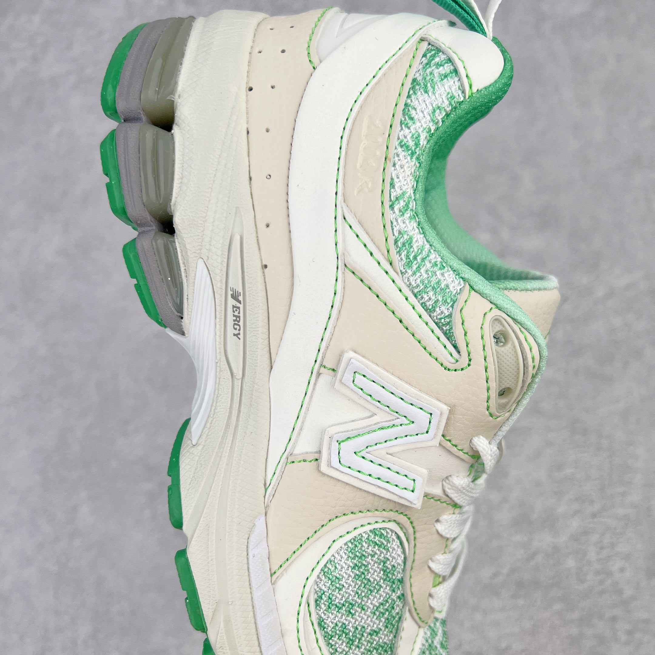 New Balance 2002R 白绿 低筒 跑步鞋 运动鞋 休闲鞋 男鞋 女鞋 