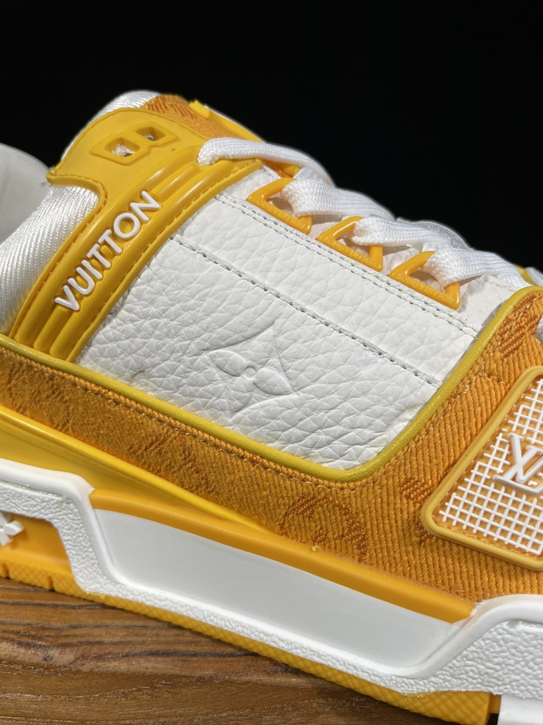 Louis Vuitton 路易威登 Trainer 黄白 低筒 休闲鞋 板鞋 运动鞋 男鞋 女鞋 1A9JHB