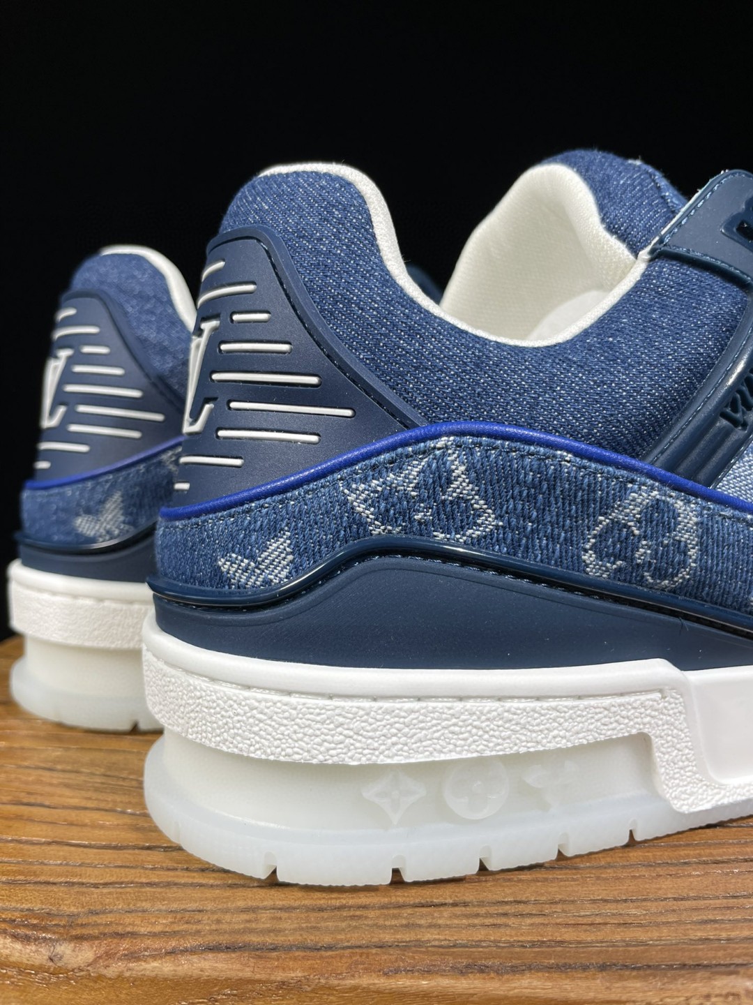 Louis Vuitton 路易威登 Trainer 蓝色 低筒 休闲鞋 板鞋 运动鞋 男鞋 女鞋 1A7S54