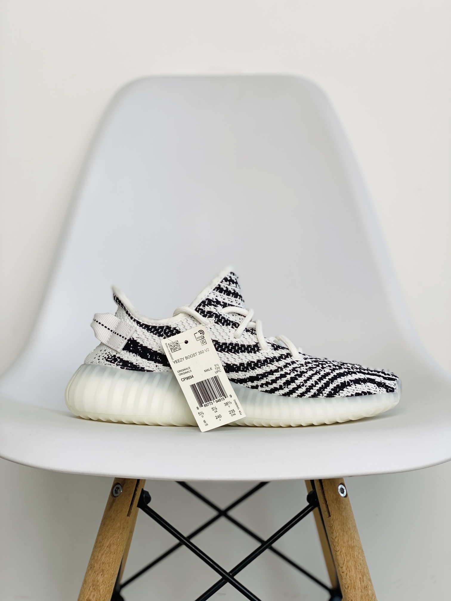 adidas originals Yeezy Boost 350 V2 Zebra 白斑馬  低筒 休闲鞋 运动鞋 男鞋 女鞋 CP9654