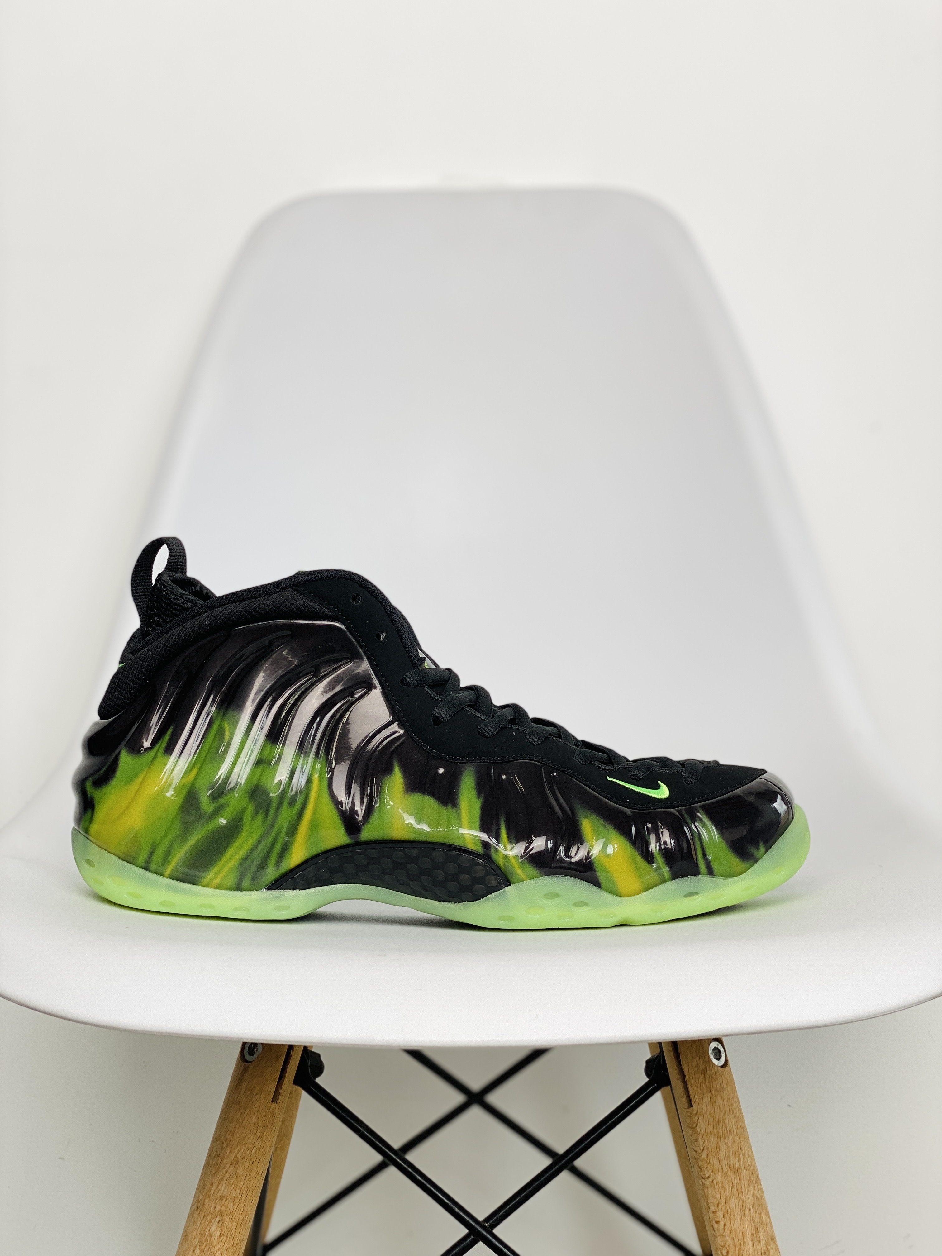 NIKE Air Foamposite One ParaNorman 通灵男孩喷 黑绿 喷泡 篮球鞋 男鞋 碳板 579771-003