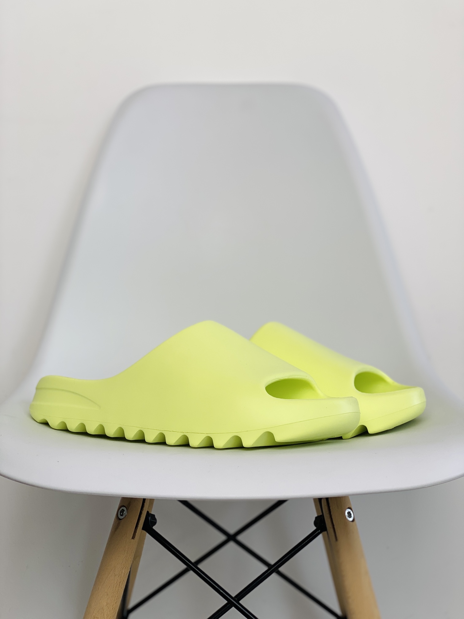 originals Yeezy Slide Glow Green 荧光绿 室外 室内拖鞋 沙滩鞋 男鞋 女鞋 GX6138