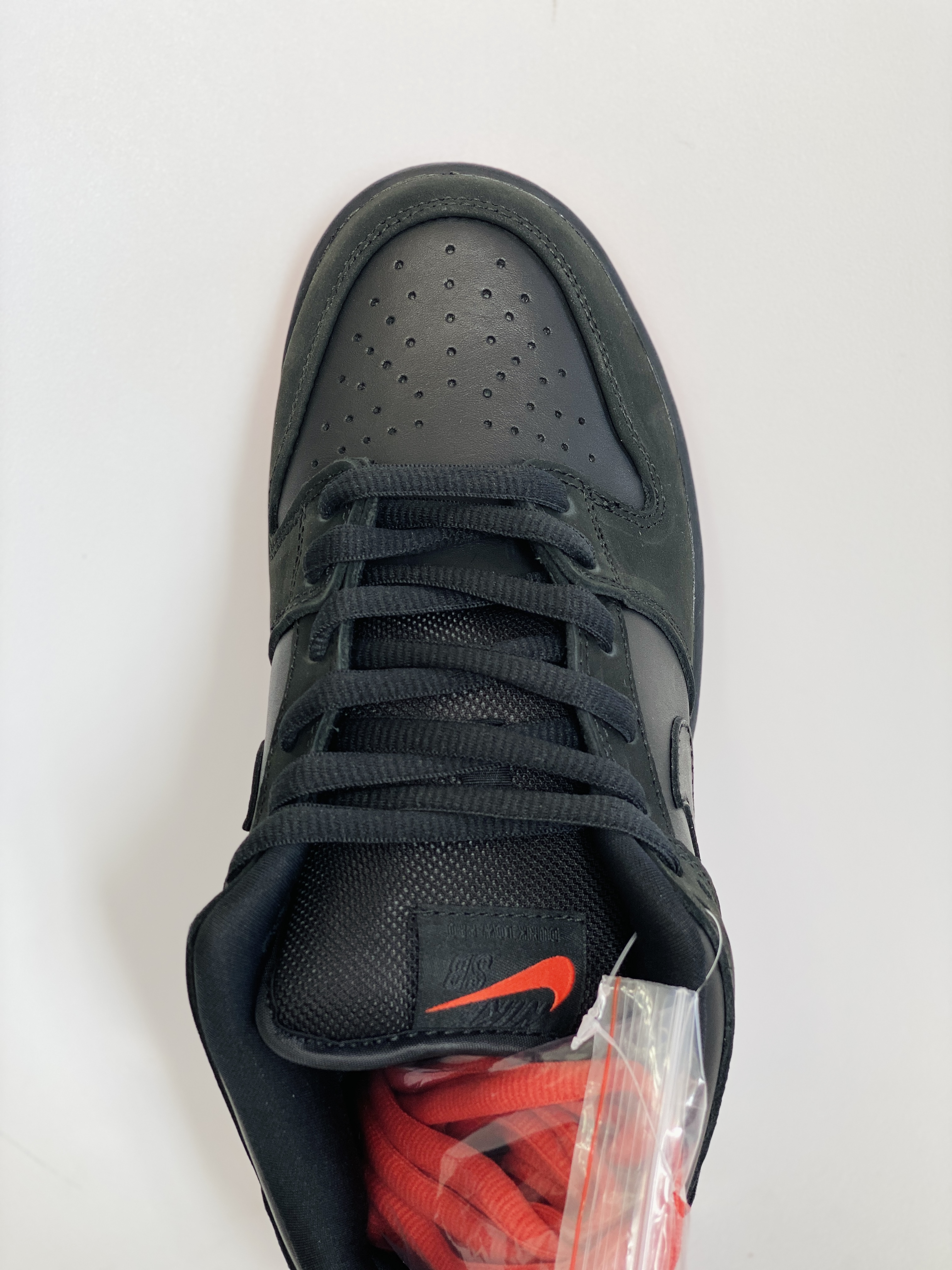 Staple dunk LowBlack Pigeon 黑鸽子  低筒 复古板鞋 休闲鞋 男鞋 女鞋  883232-008