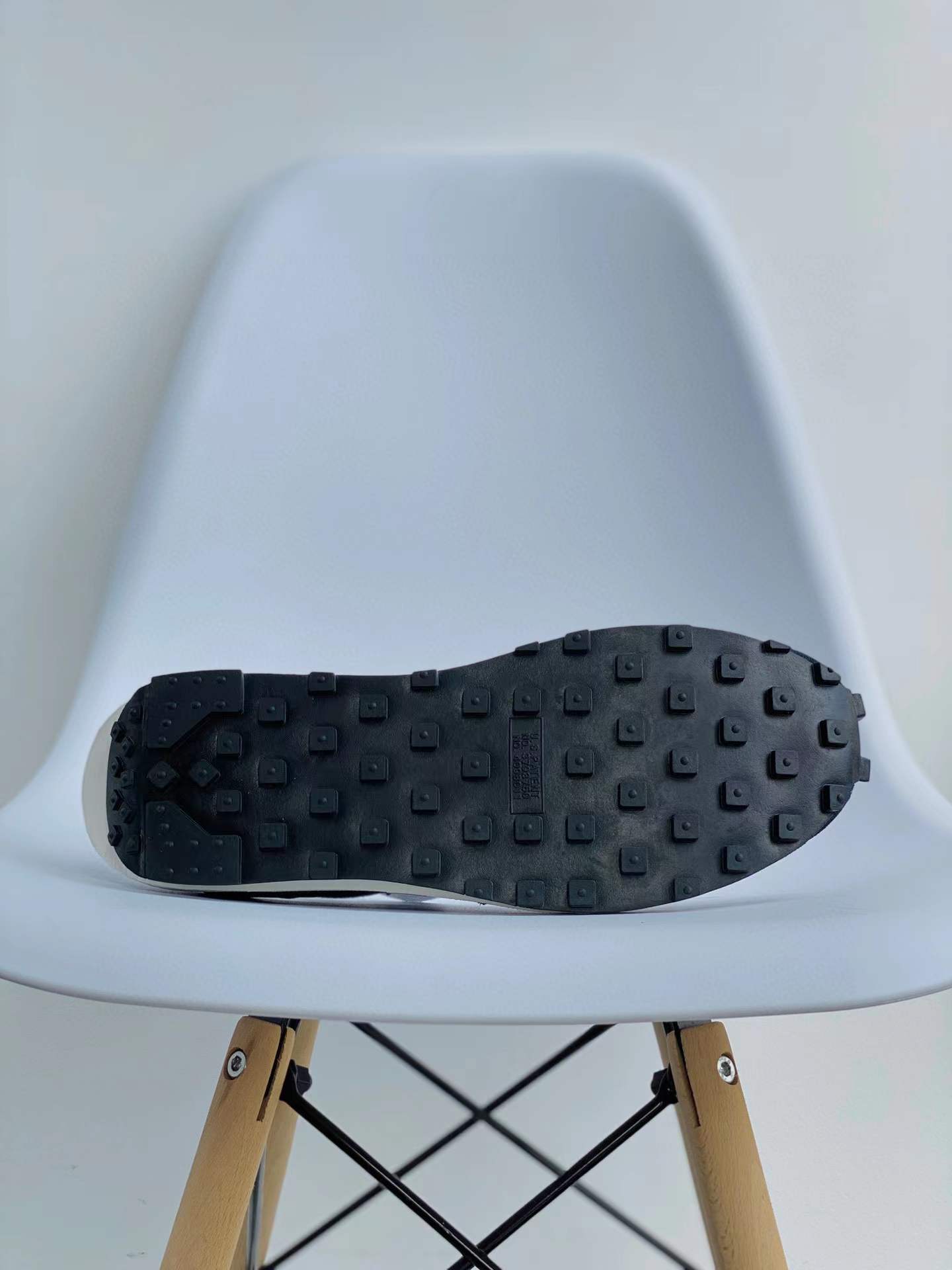 sacai  LVD 黑色 低筒 双勾 华夫 复古时鞋 休闲鞋 透气网面 运动鞋 男鞋厚底 女鞋增高BV0093-001