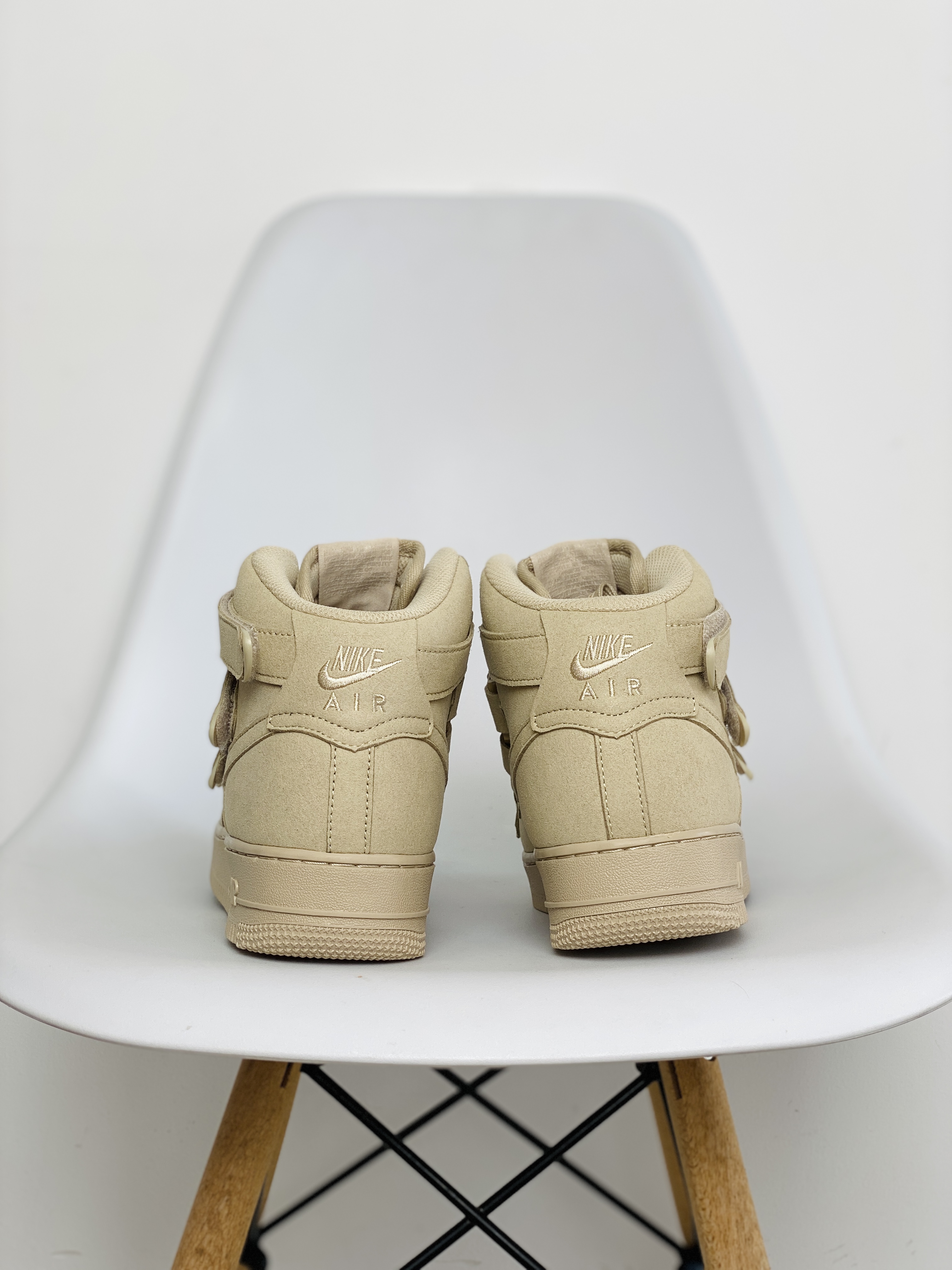 Billie Eilish x Nike Air Force 1 High '07 SP " Mushroom " 空军一号 碧梨  联名 蘑菇黄 火柴人 高筒 休闲鞋 板鞋 男鞋 女鞋 DM7926-200