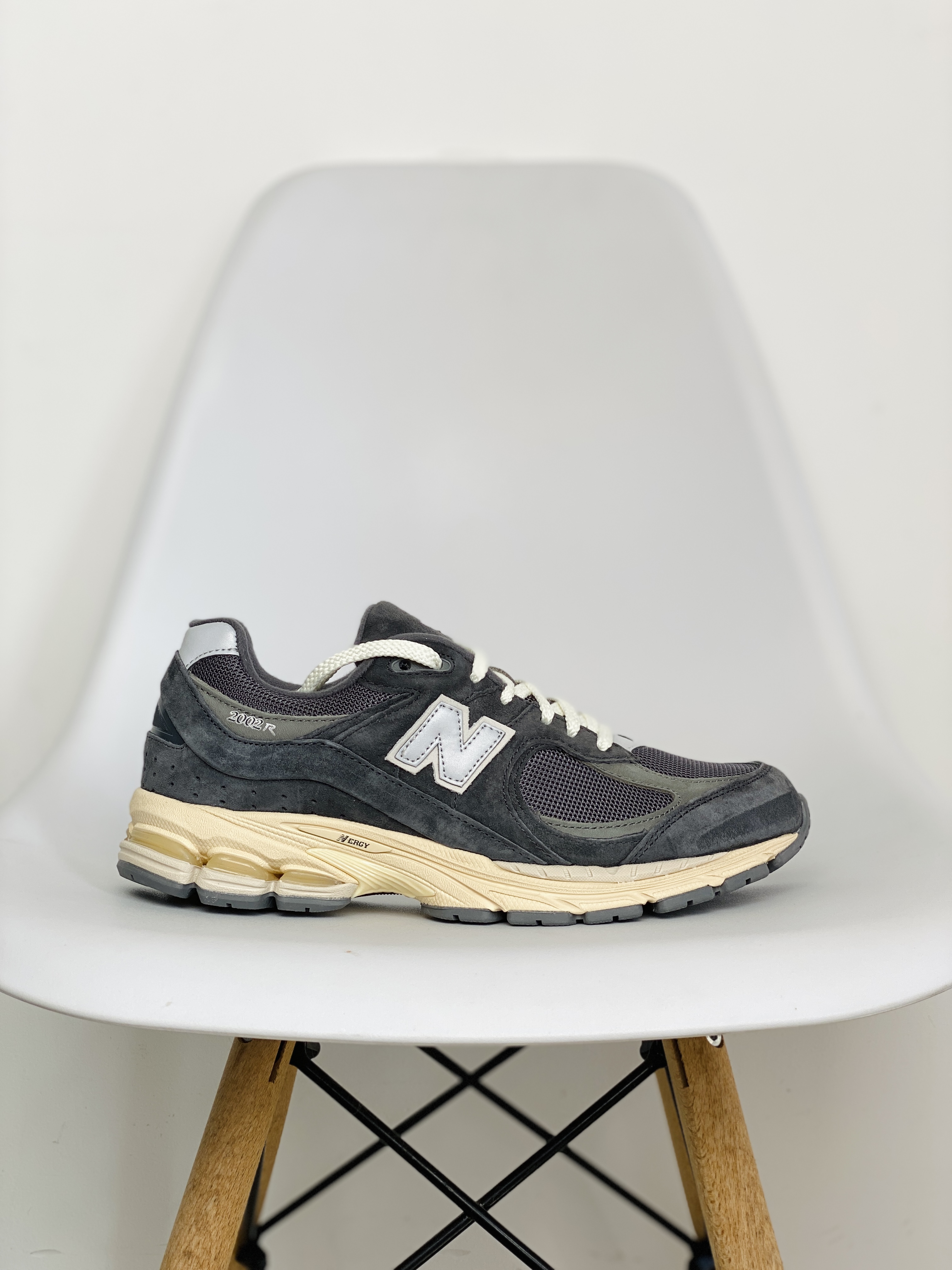 新版 New Balance 2002R 灰碳色 低筒 跑步鞋 运动鞋 休闲鞋 男鞋 女鞋 M2002RHO