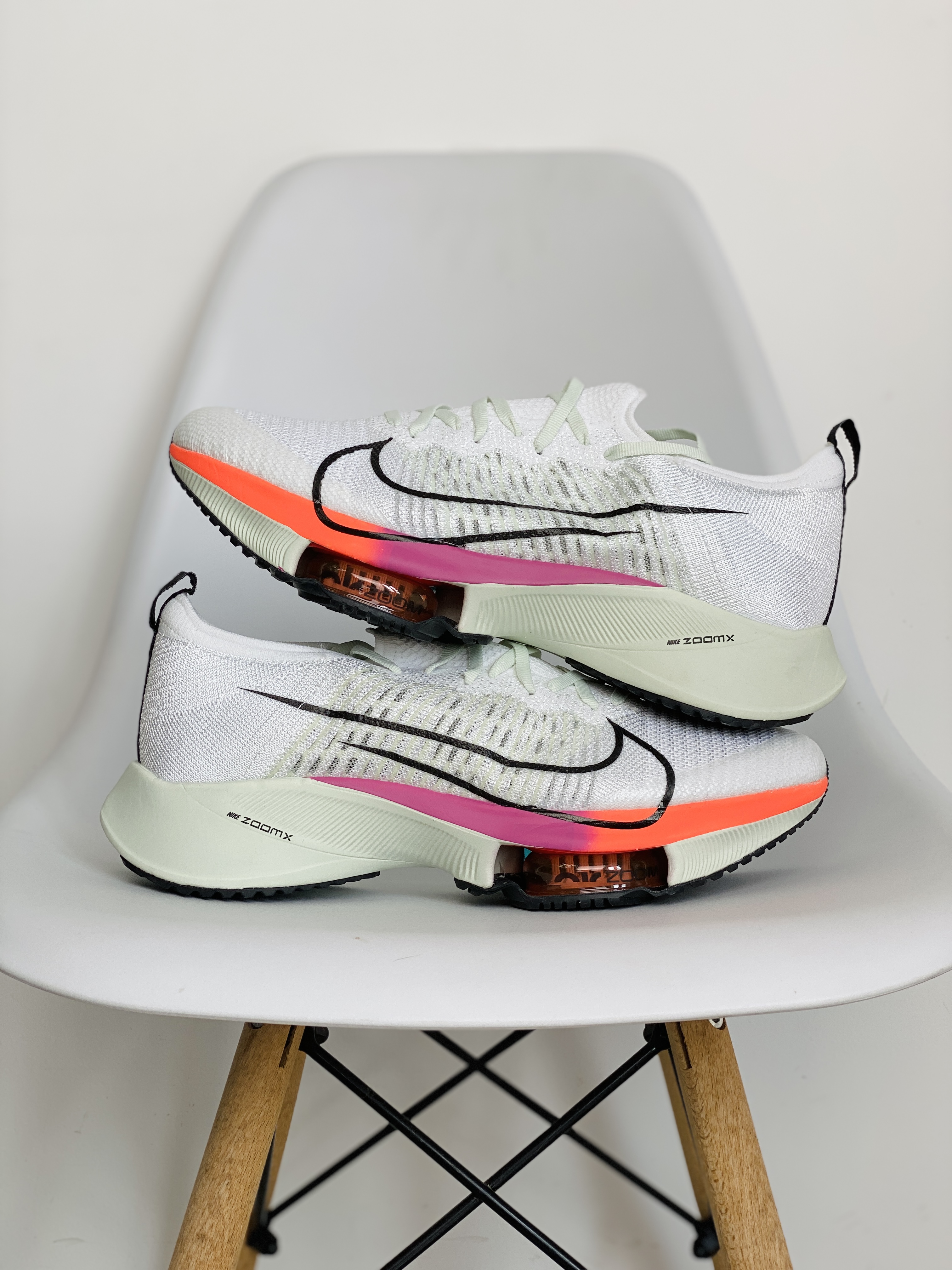 Zoom Tempo Next% Flyknit 白彩虹 低筒 减震 跑步鞋 运动鞋 休闲鞋 男鞋 女鞋 CI9923-100