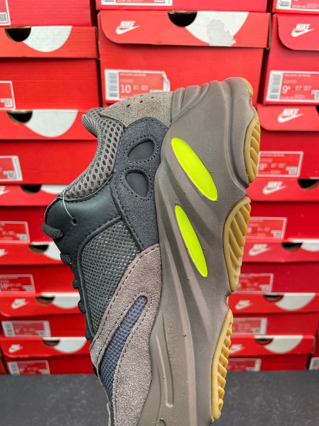 adidas Yeezy 700 Mauve 黑褐色 低筒 休闲鞋 运动鞋 老爹鞋 男鞋 女鞋 EE9614
